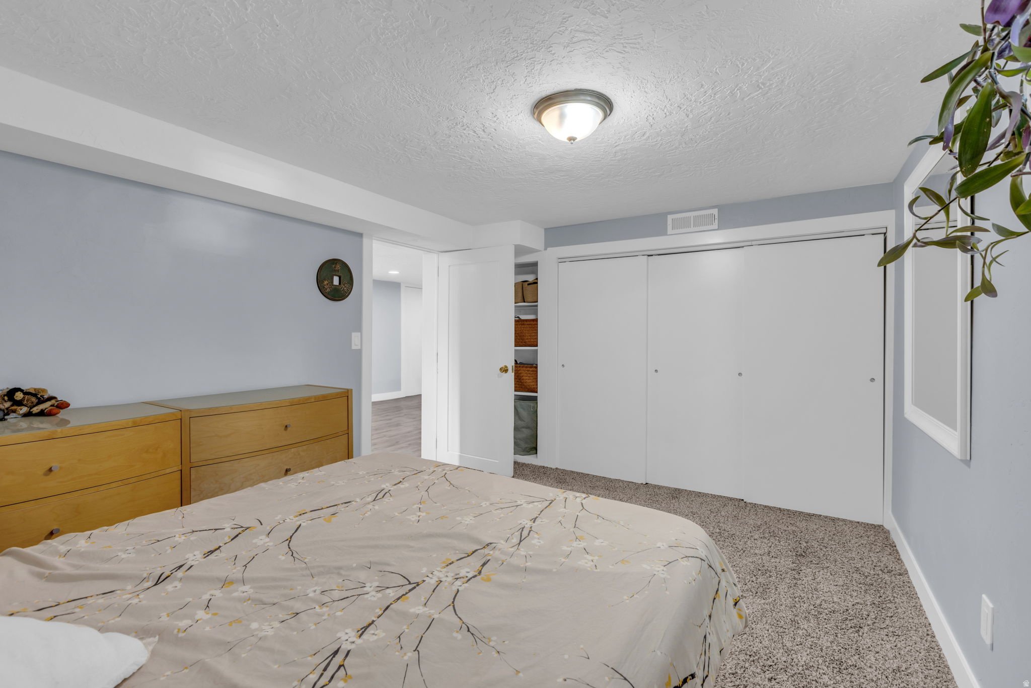 Cottonwood Heights, Utah, 84121, United States, 6 Bedrooms Bedrooms, ,1 BathroomBathrooms,Residential,For Sale,1995877