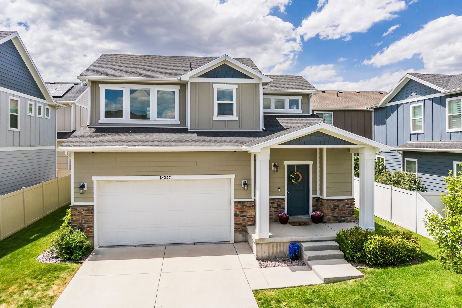  Walk to Shops, Cafés & Mountain View Village — Fully Finished Herriman Two-Story - 物件實景