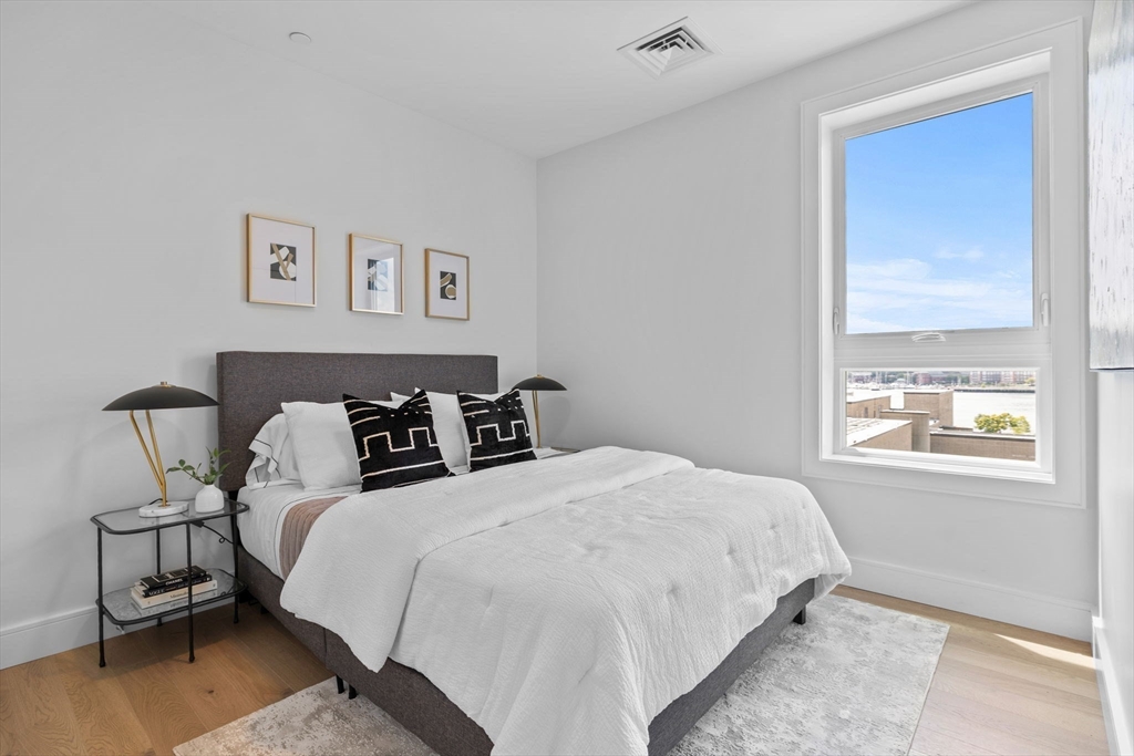 Boston, Massachusetts, 02128, United States, 2 Bedrooms Bedrooms, ,2 BathroomsBathrooms,Residential,For Sale,1905792