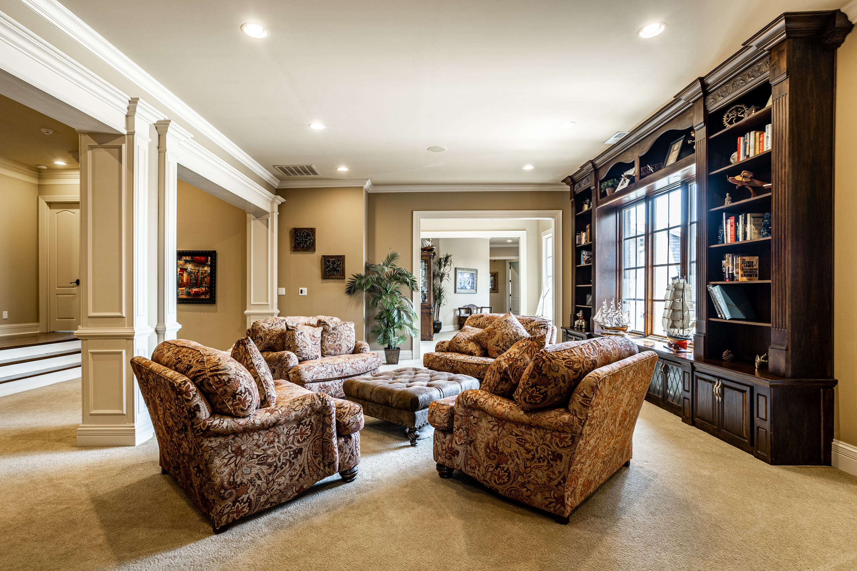  European-Inspired Waterfront Estate with Endless Features - 物件實景