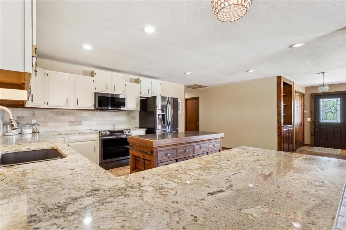 Burnet, Texas, 78611, United States, 4 Bedrooms Bedrooms, ,3 BathroomsBathrooms,Residential,For Sale,1869467
