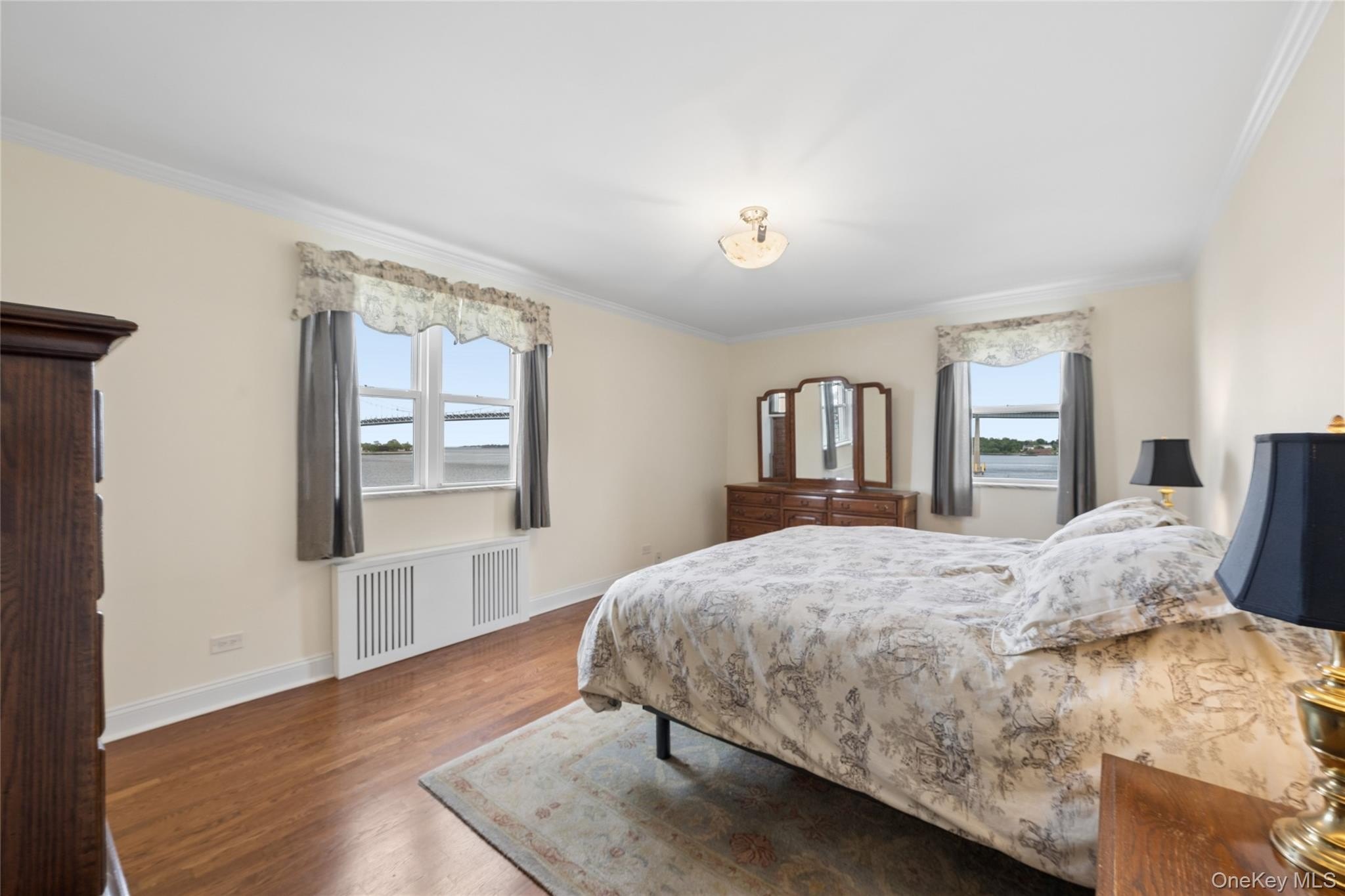 Beechhurst, New York, 11357, United States, 3 Bedrooms Bedrooms, ,2 BathroomsBathrooms,Residential,For Sale,2049222