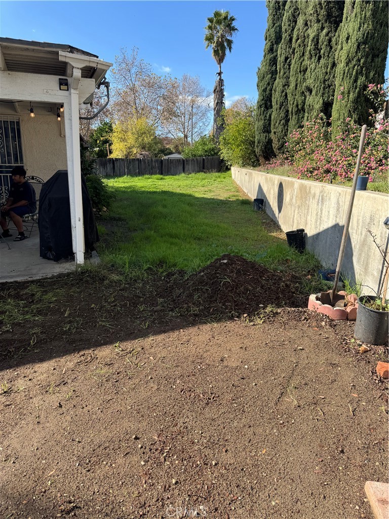 Bloomington, California, 92316, United States, 3 Bedrooms Bedrooms, ,2 BathroomsBathrooms,Residential,For Sale,2009954