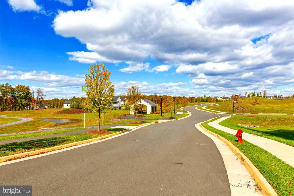 Middleburg, Virginia, 20117, United States, 2 Bedrooms Bedrooms, ,2 BathroomsBathrooms,Residential,For Sale,1976642