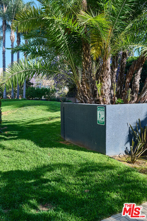 Los Angeles, California, 90012, United States, 2 Bedrooms Bedrooms, ,2 BathroomsBathrooms,Residential,For Sale,1839118
