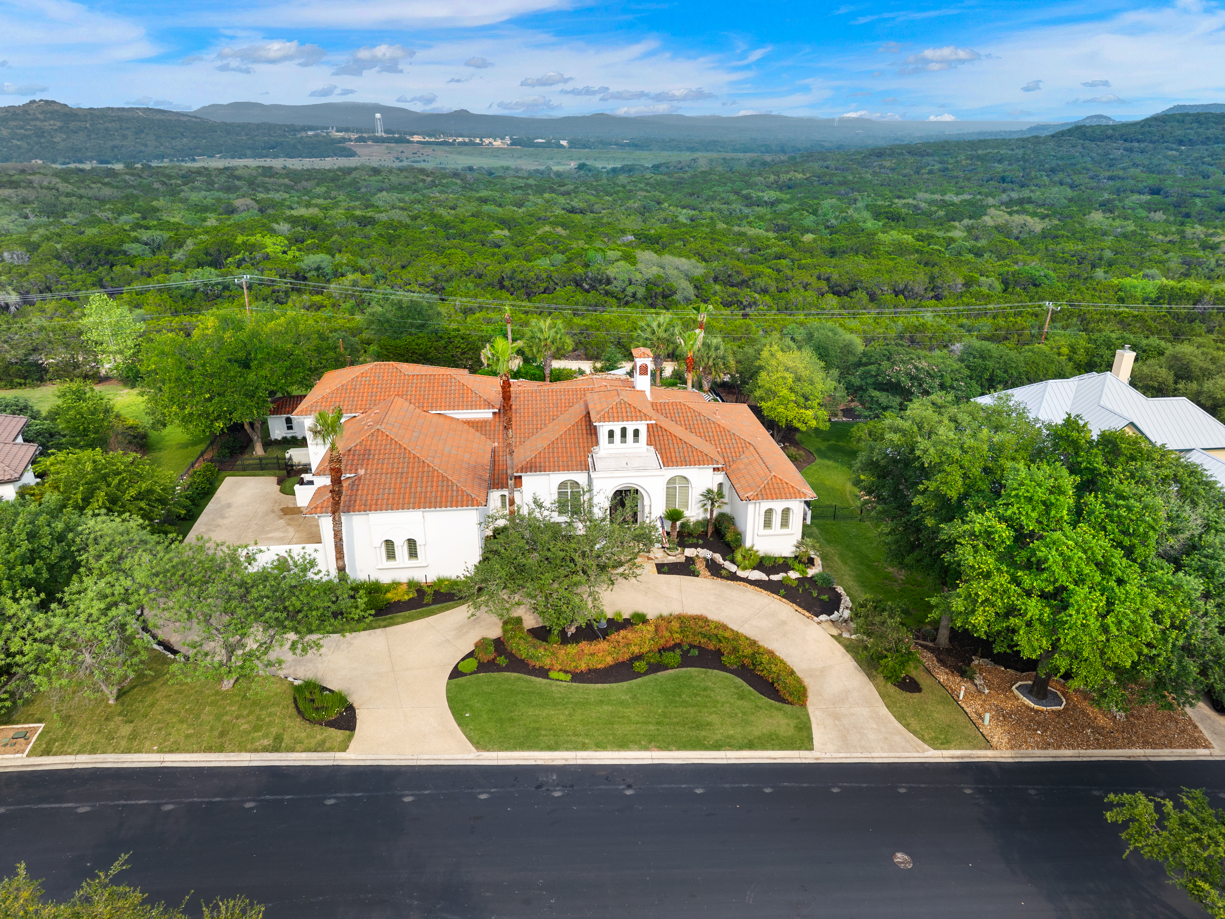  Elevated Dominion Living in Vineyard Estates - 物件實景