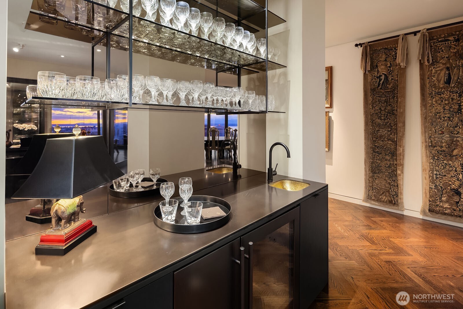 Seattle, Washington, 98104, United States, 4 Bedrooms Bedrooms, ,6 BathroomsBathrooms,Residential,For Sale,1738048