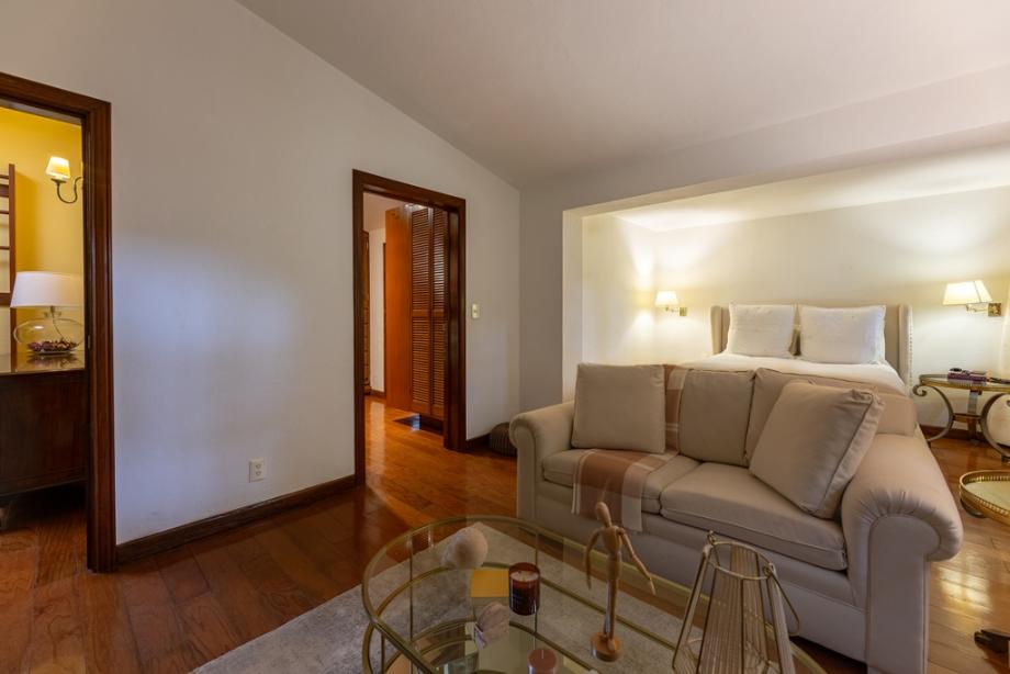 Saratoga, Naucalpan de Juárez, Estado de méxico, 53900, Mexico, 3 Bedrooms Bedrooms, ,4 BathroomsBathrooms,Residential,For Sale,Saratoga,1612456