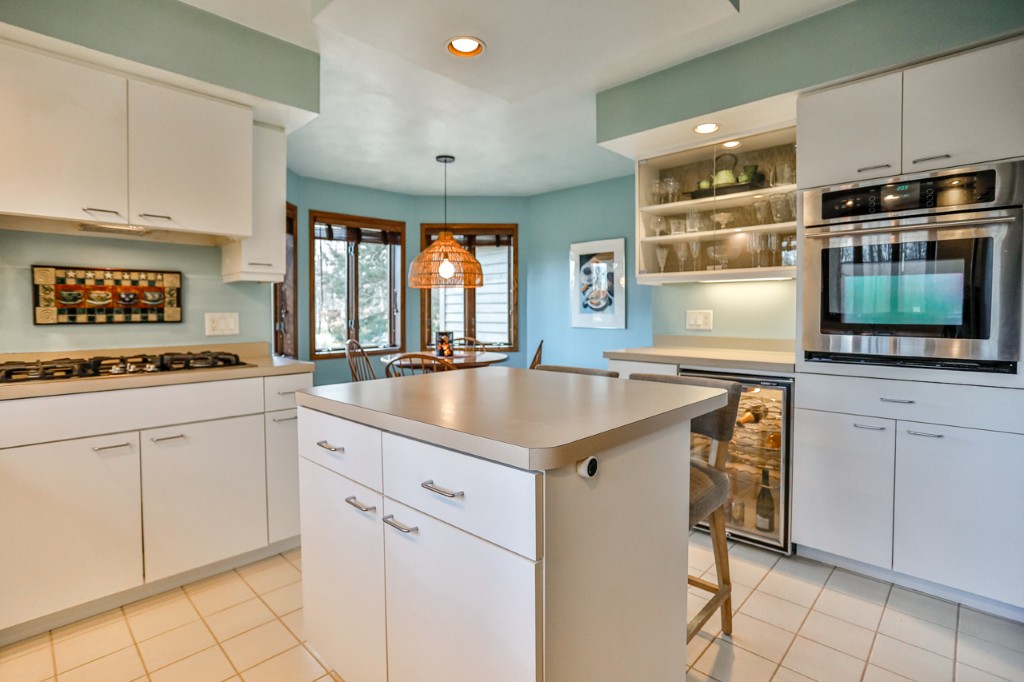 Wausau, Wisconsin, 54401, United States, 3 Bedrooms Bedrooms, ,3 BathroomsBathrooms,Residential,For Sale,1997344