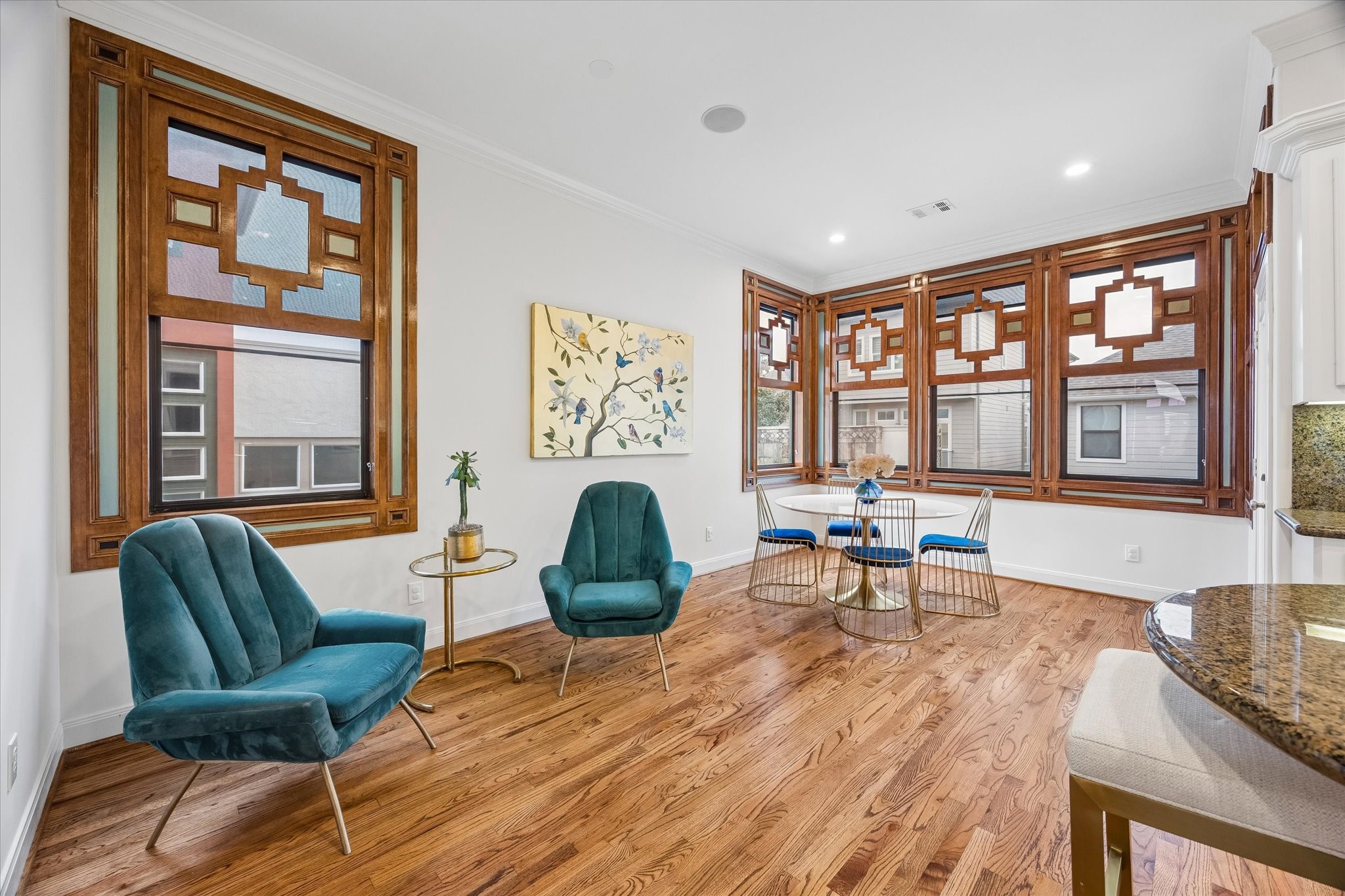  715 Birdsall Street - 物件實景