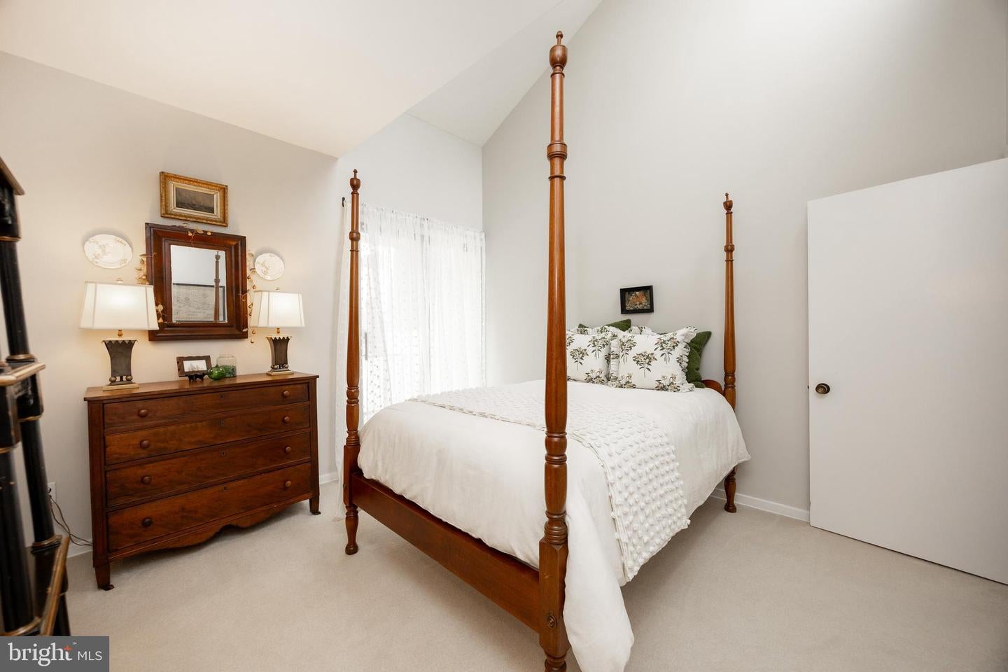 DEVON, Pennsylvania, 19333, United States, 2 Bedrooms Bedrooms, ,3 BathroomsBathrooms,Residential,For Sale,1980248