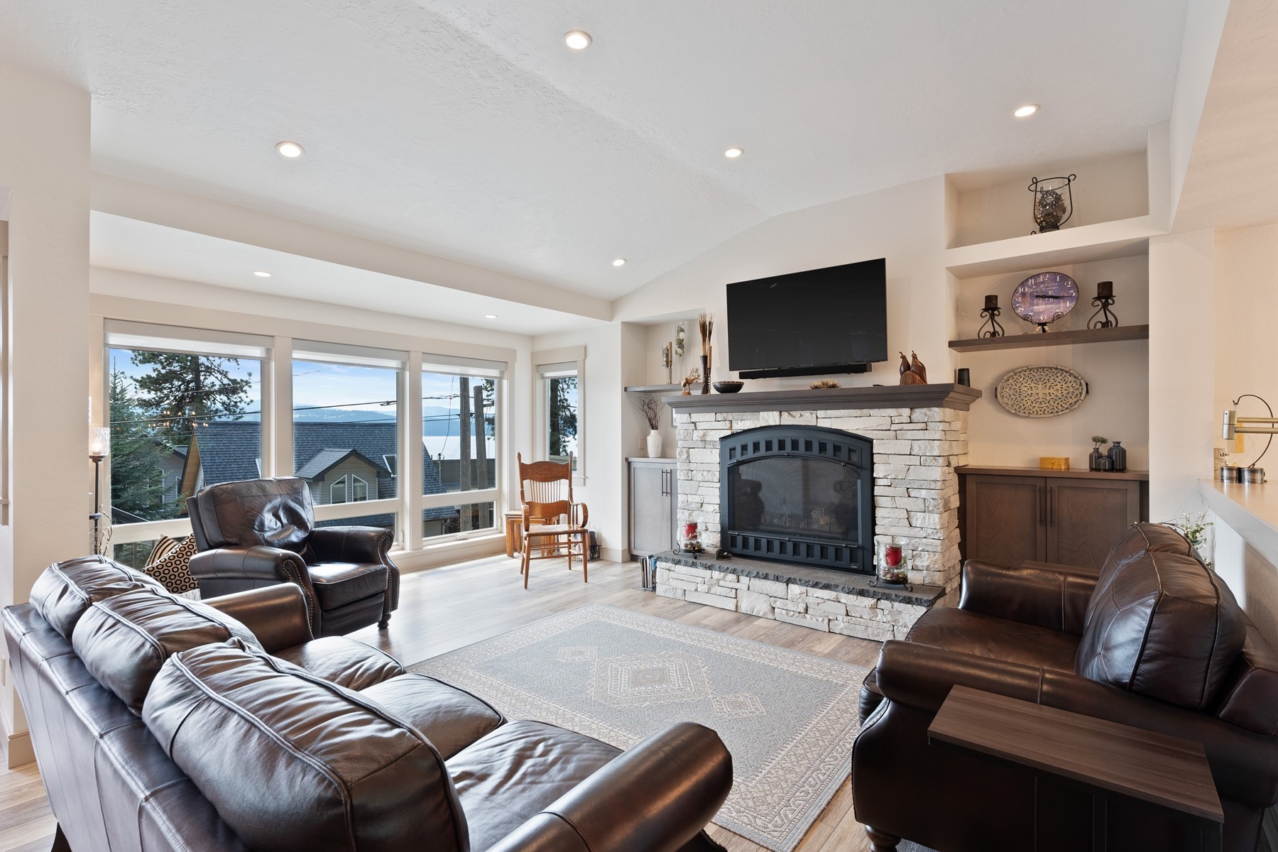  Silver Beach Luxury Lake View Living - 物件實景