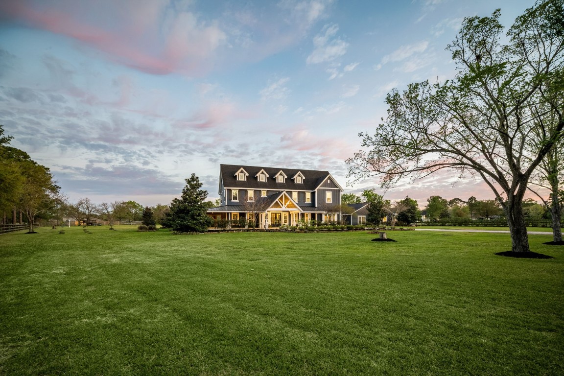 26 Windsong Ln, Friendswood, TX 77546
