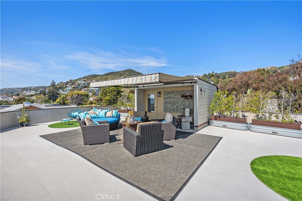 Laguna Beach, California, 92651, United States, 4 Bedrooms Bedrooms, ,4 BathroomsBathrooms,Residential,For Sale,1787523