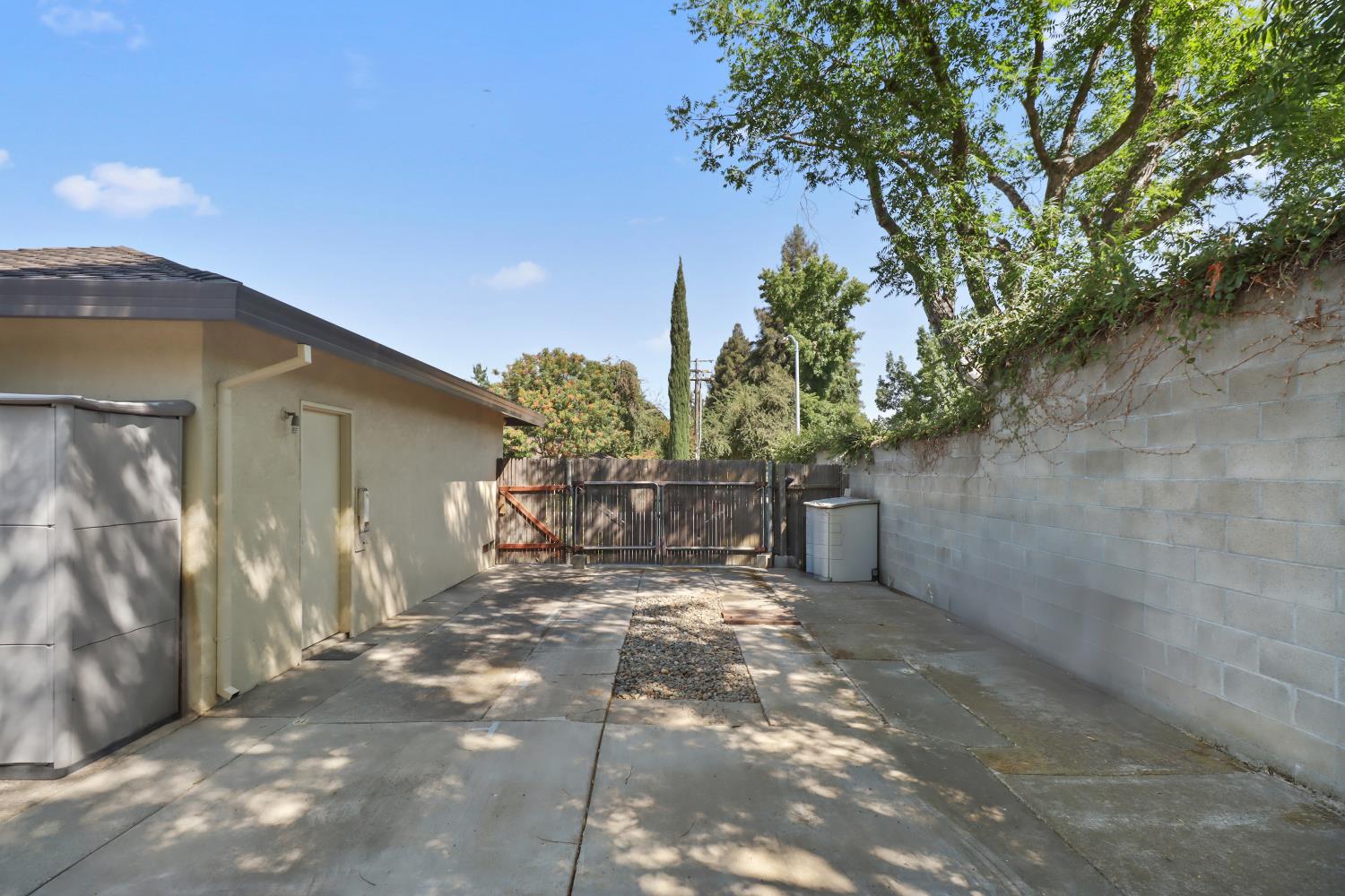 Sacramento, California, 95821, United States, 3 Bedrooms Bedrooms, ,2 BathroomsBathrooms,Residential,For Sale,1941774