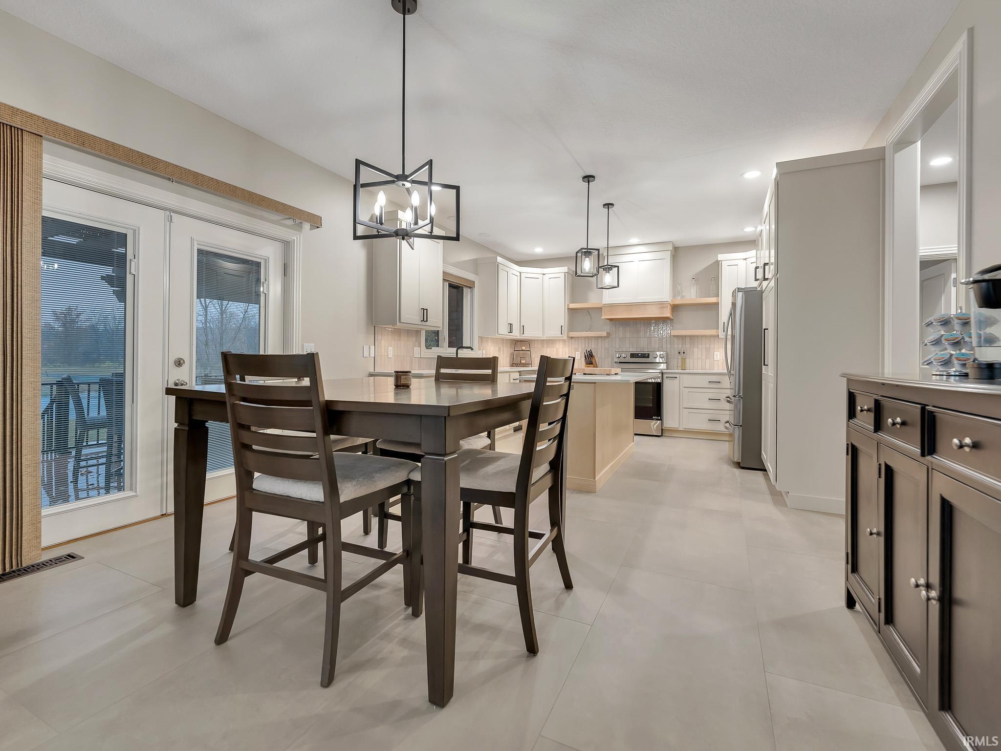 Leo, Indiana, 46765, United States, 4 Bedrooms Bedrooms, ,4 BathroomsBathrooms,Residential,For Sale,1988883