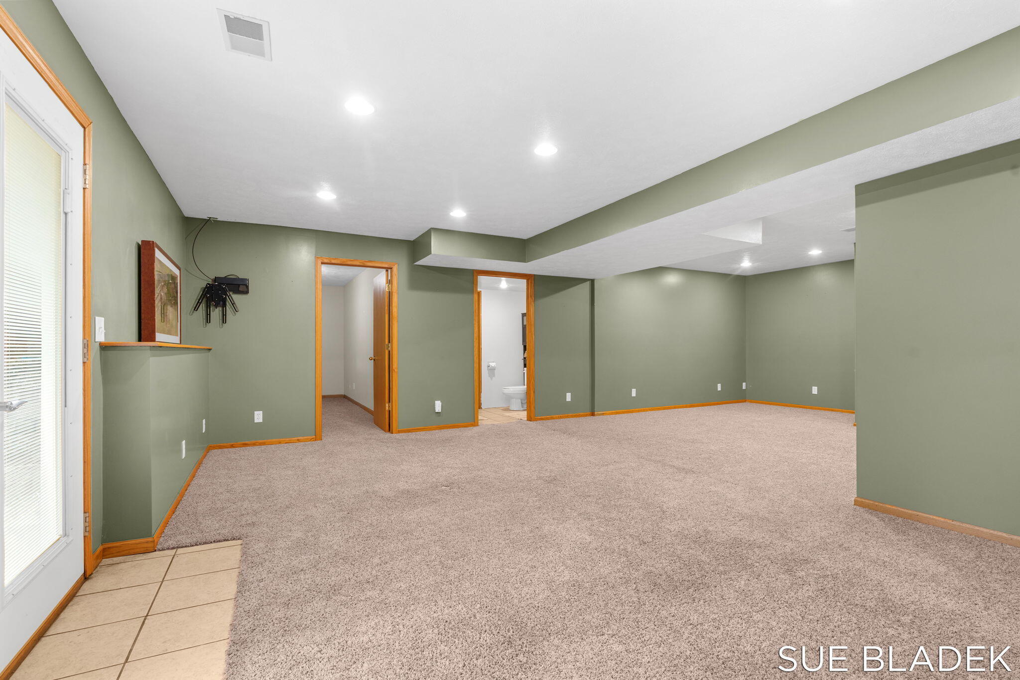 Fennville, Michigan, 49408, United States, 4 Bedrooms Bedrooms, ,4 BathroomsBathrooms,Residential,For Sale,1966449