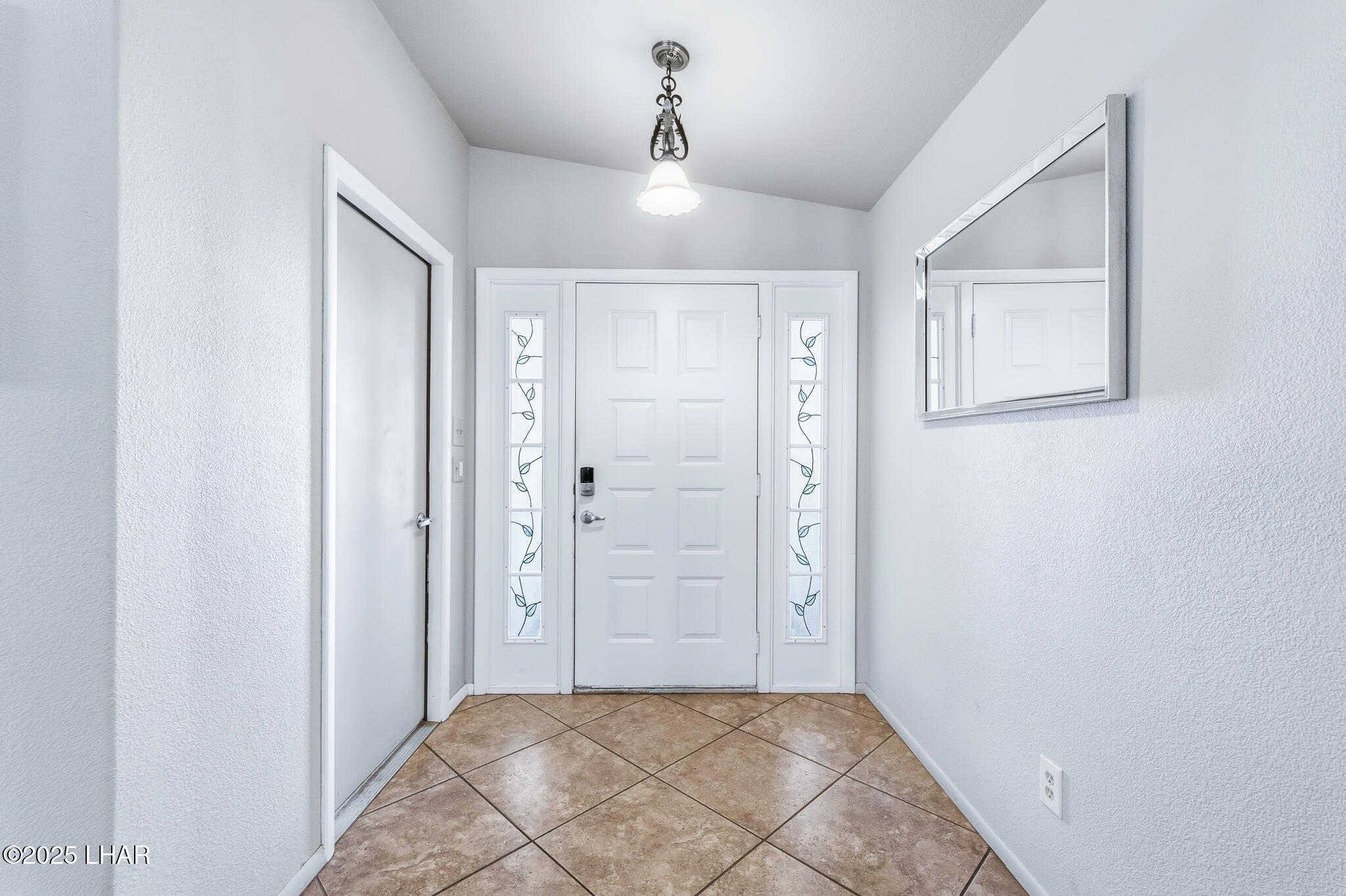 Lake Havasu City, Arizona, 86404, United States, 4 Bedrooms Bedrooms, ,2 BathroomsBathrooms,Residential,For Sale,2002177