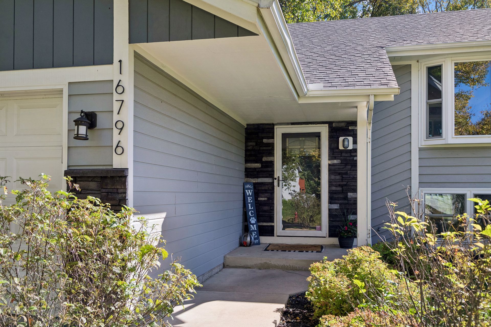  A Light-Filled Home Near Rolling Oaks Park - 物件實景