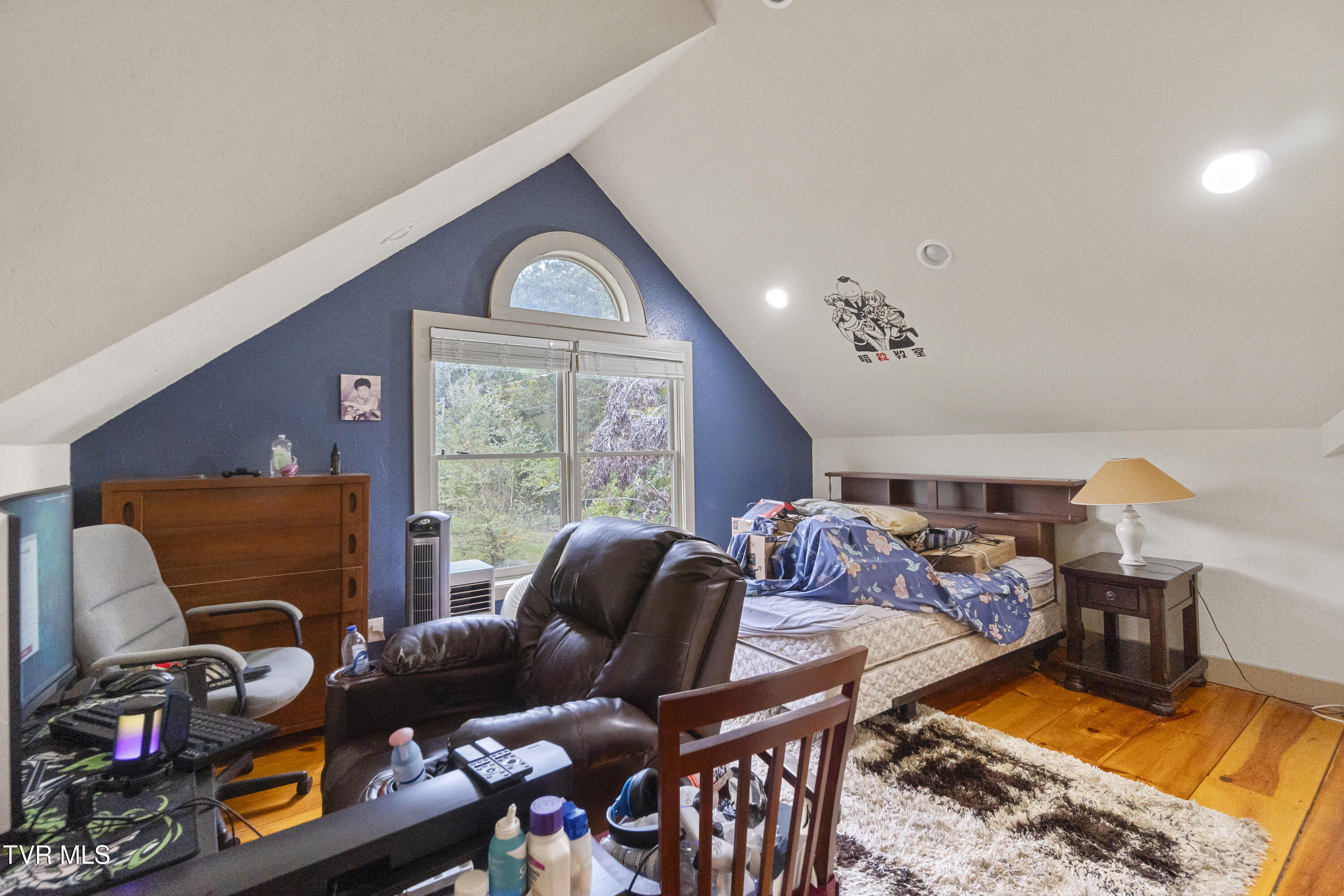 Greeneville, Tennessee, 37745, United States, 5 Bedrooms Bedrooms, ,4 BathroomsBathrooms,Residential,For Sale,1981962