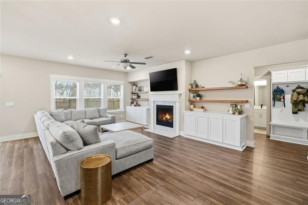 Woodstock, Georgia, 30188, United States, 5 Bedrooms Bedrooms, ,3 BathroomsBathrooms,Residential,For Sale,2006573