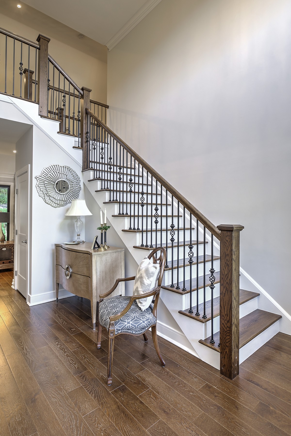  Custom Built Home Blends Classic Elegance with Modern Amenities - 物件實景