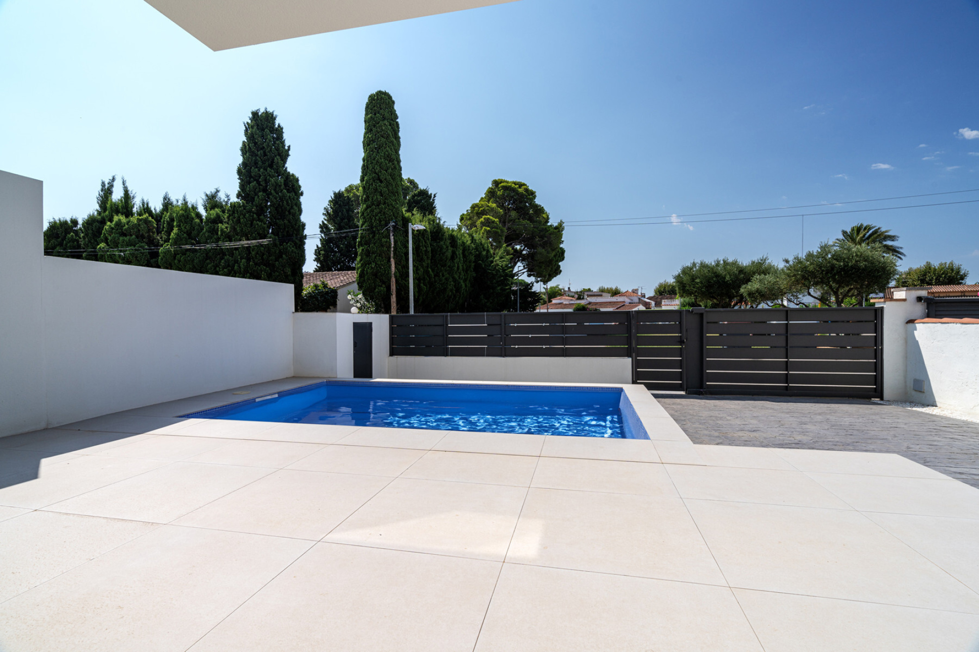  New minimalist building in Requesens - Empuriabrava - 物件實景