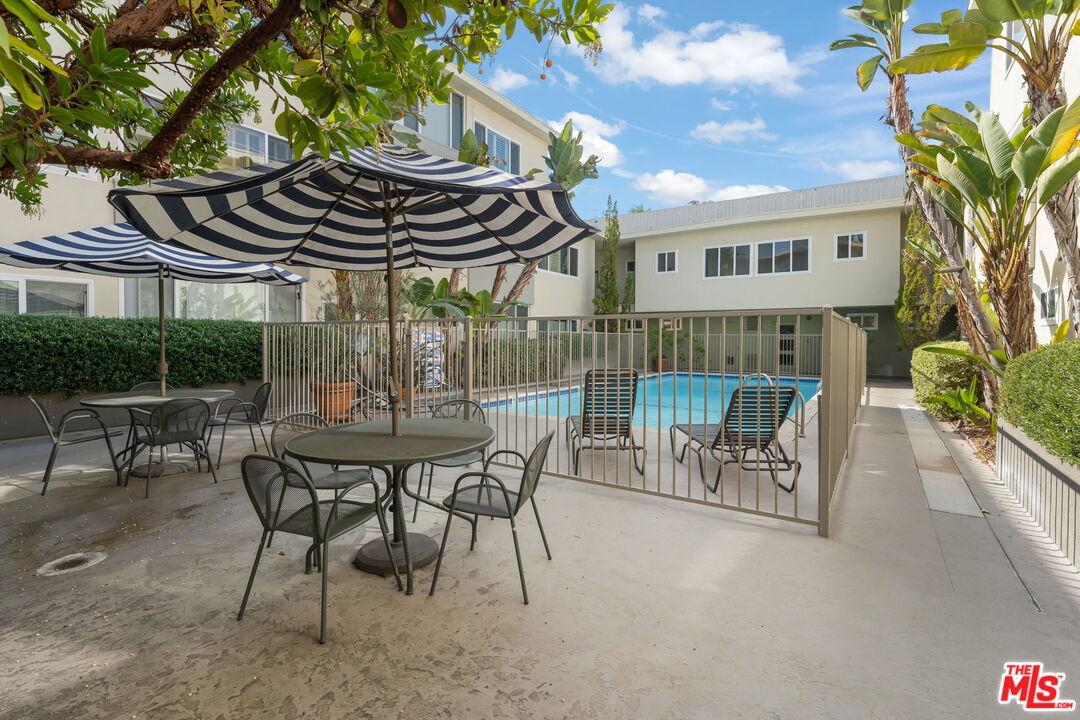 Los Angeles, California, 90046, United States, 3 Bedrooms Bedrooms, ,3 BathroomsBathrooms,Residential,For Sale,1989732