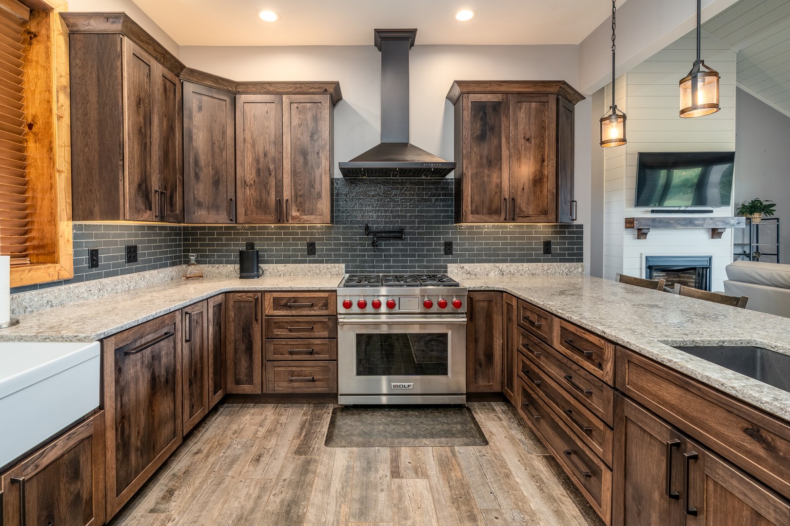 Carbondale, Illinois, 62902, United States, 3 Bedrooms Bedrooms, ,8 BathroomsBathrooms,Residential,For Sale,1986074