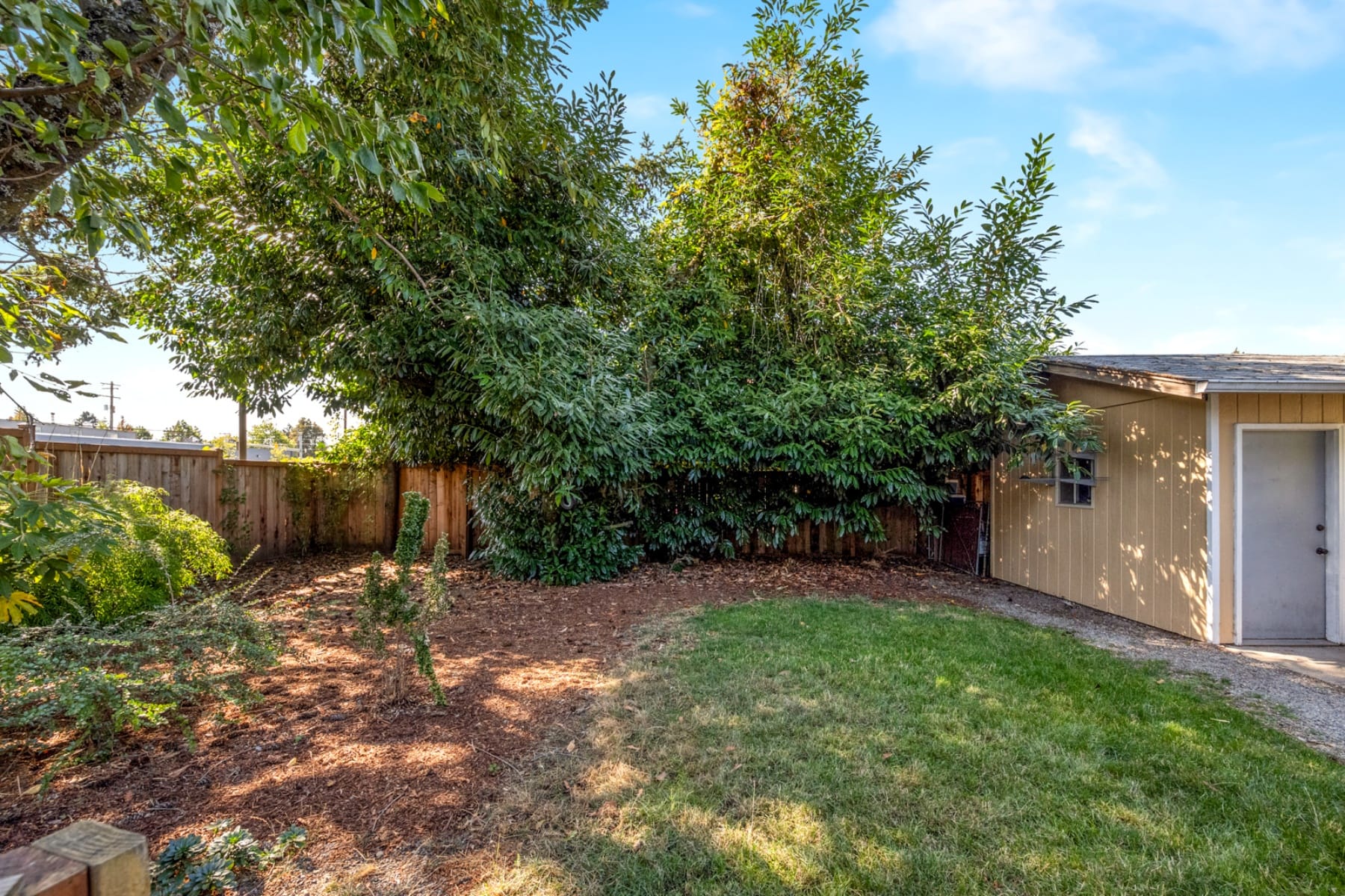  8250 NE BRAZEE ST Portland, OR 97220 - 物件實景