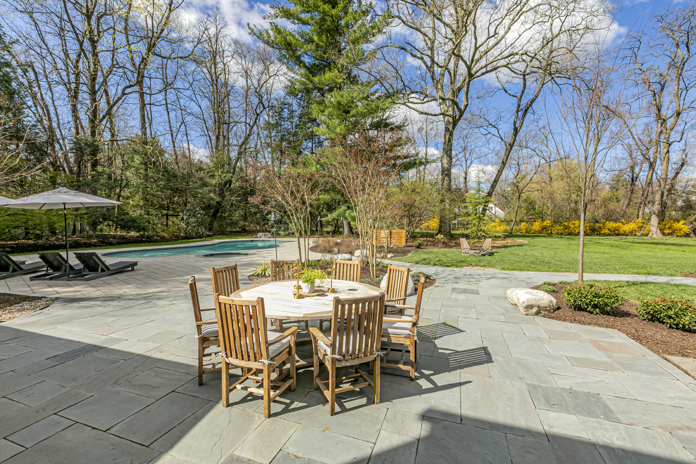  Relaxed Resort-Style Living on 1.4 Glorious Acres - 物件實景