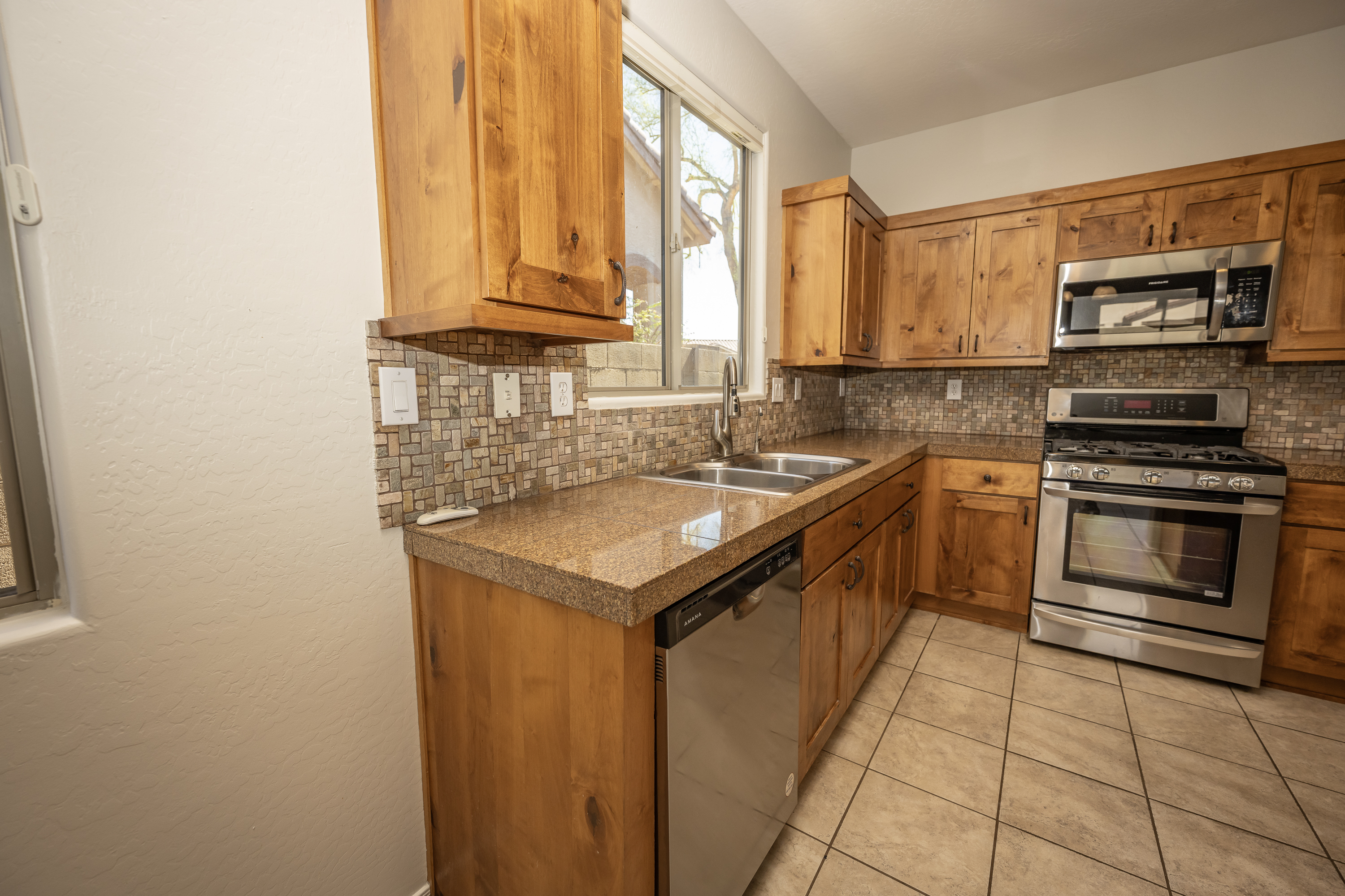 ANTHEM, Arizona, 85086, United States, 4 Bedrooms Bedrooms, ,2 BathroomsBathrooms,Residential,For Sale,1937627