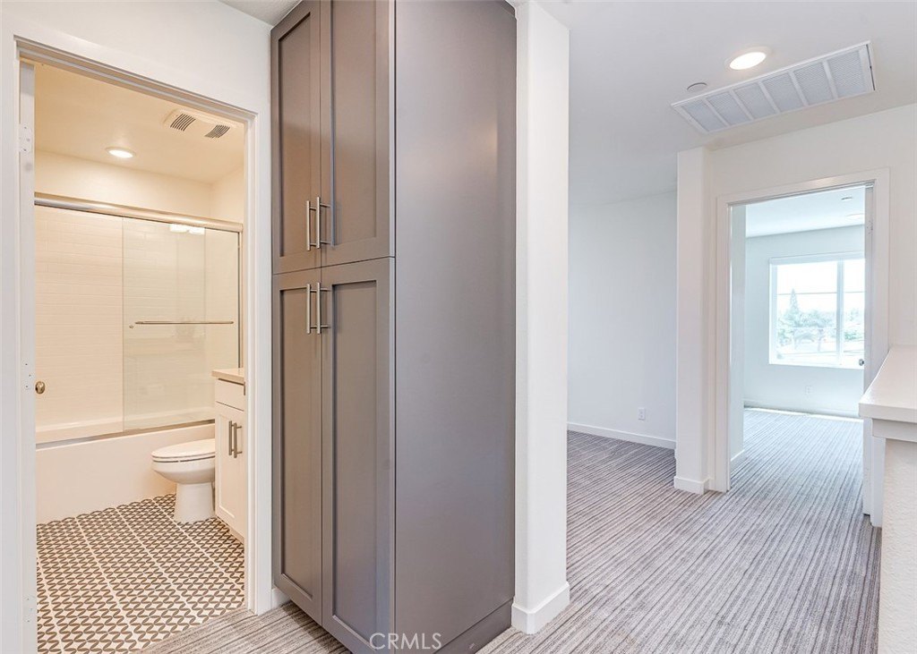 La Mirada, California, 90638, United States, 3 Bedrooms Bedrooms, ,4 BathroomsBathrooms,Residential,For Sale,1927510