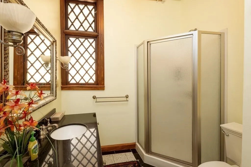 Worcester, Massachusetts, 01610, United States, 17 Bedrooms Bedrooms, ,4 BathroomsBathrooms,Residential,For Sale,1994220