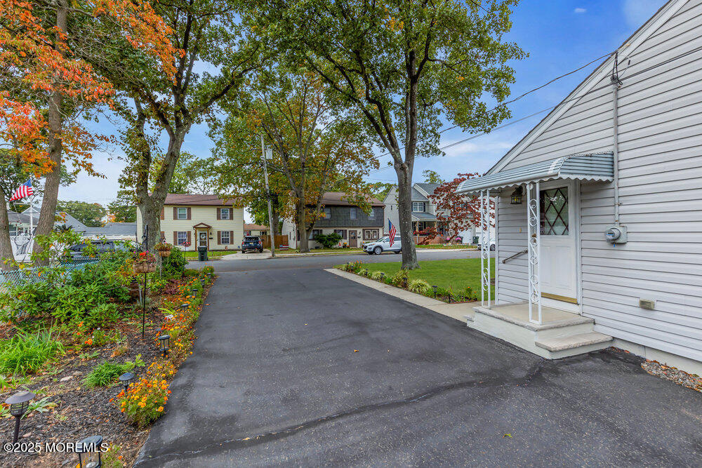 Hazlet, New Jersey, 07734, United States, 4 Bedrooms Bedrooms, ,2 BathroomsBathrooms,Residential,For Sale,1968911