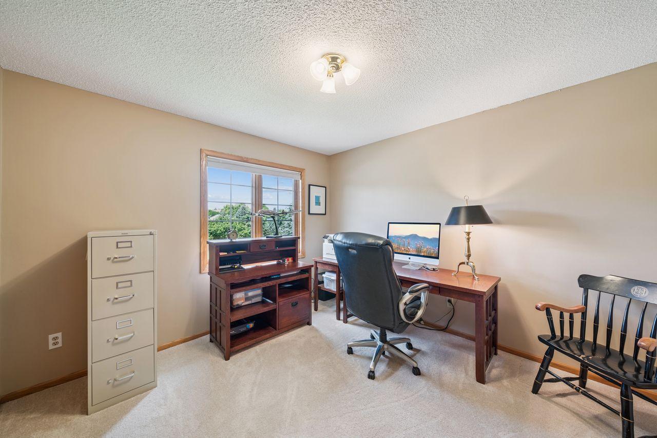 Woodbury, Minnesota, 55125, United States, 5 Bedrooms Bedrooms, ,3 BathroomsBathrooms,Residential,For Sale,1959198