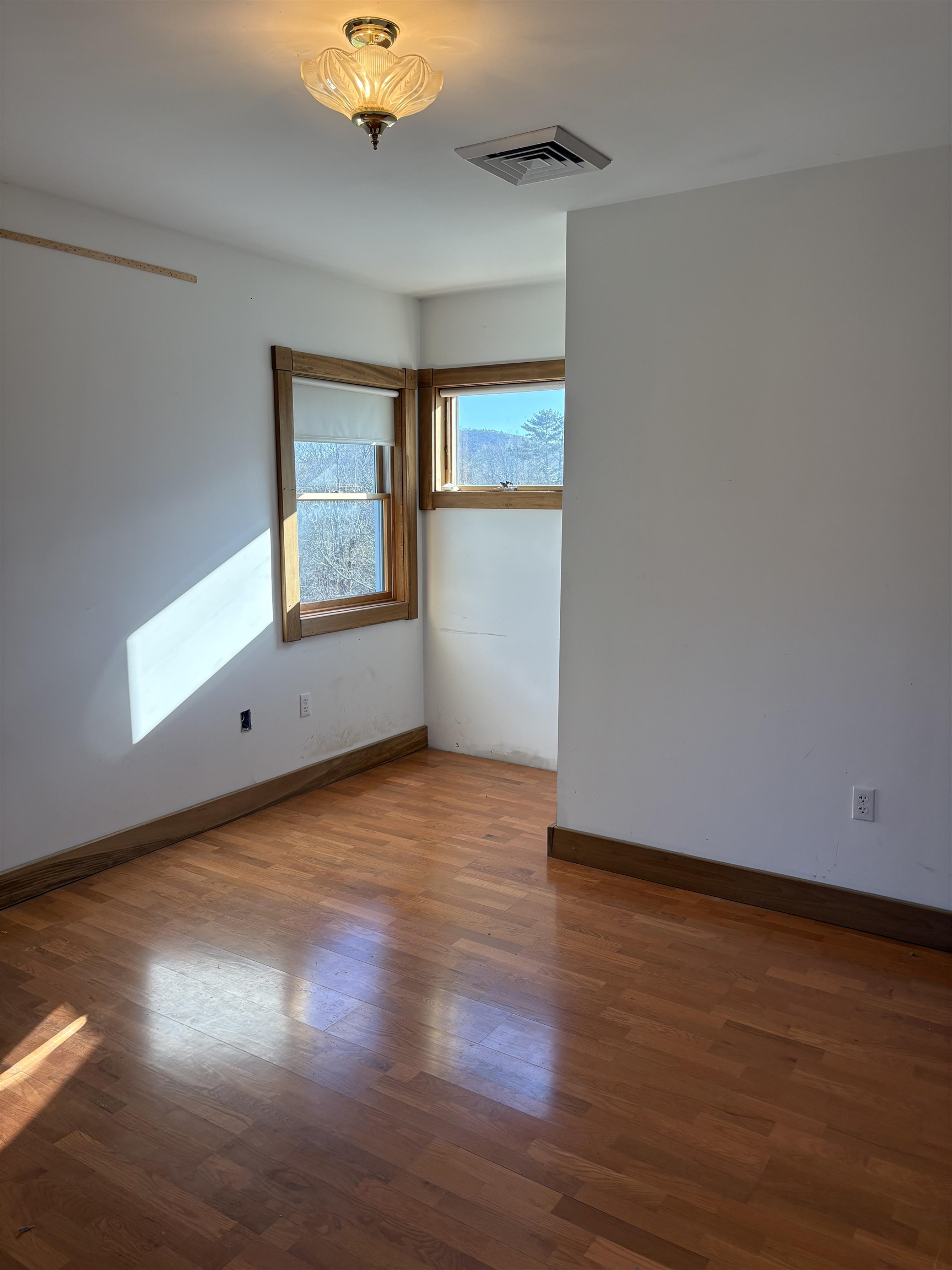 Winchester, New Hampshire, 03470, United States, 3 Bedrooms Bedrooms, ,2 BathroomsBathrooms,Residential,For Sale,2001940