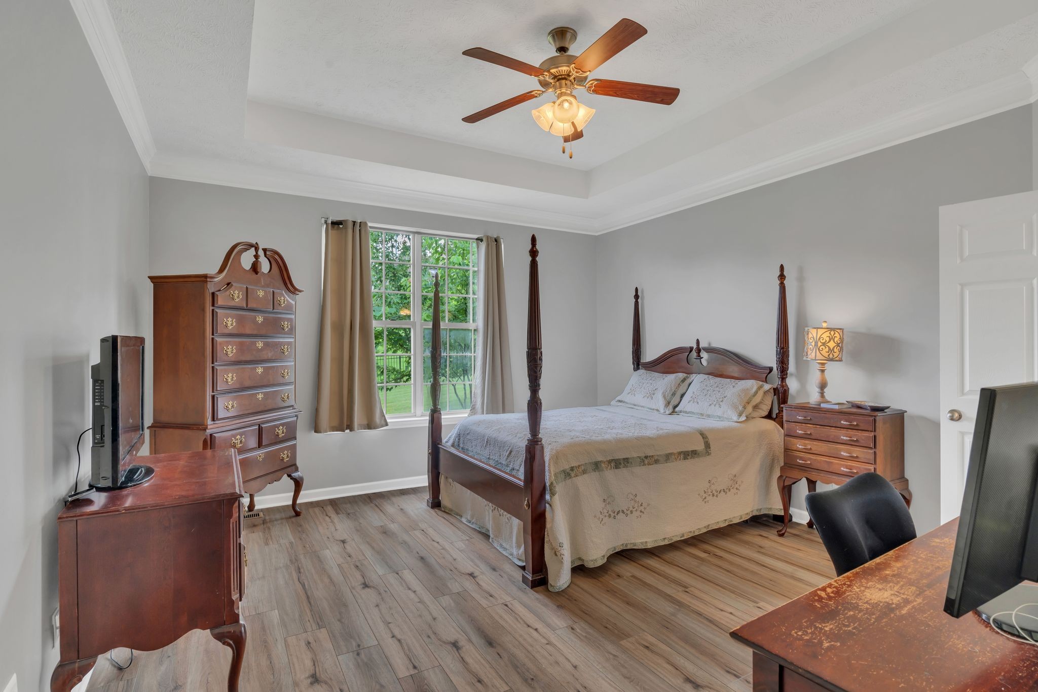 Hendersonville, Tennessee, 37075, United States, 4 Bedrooms Bedrooms, ,3 BathroomsBathrooms,Residential,For Sale,1870626