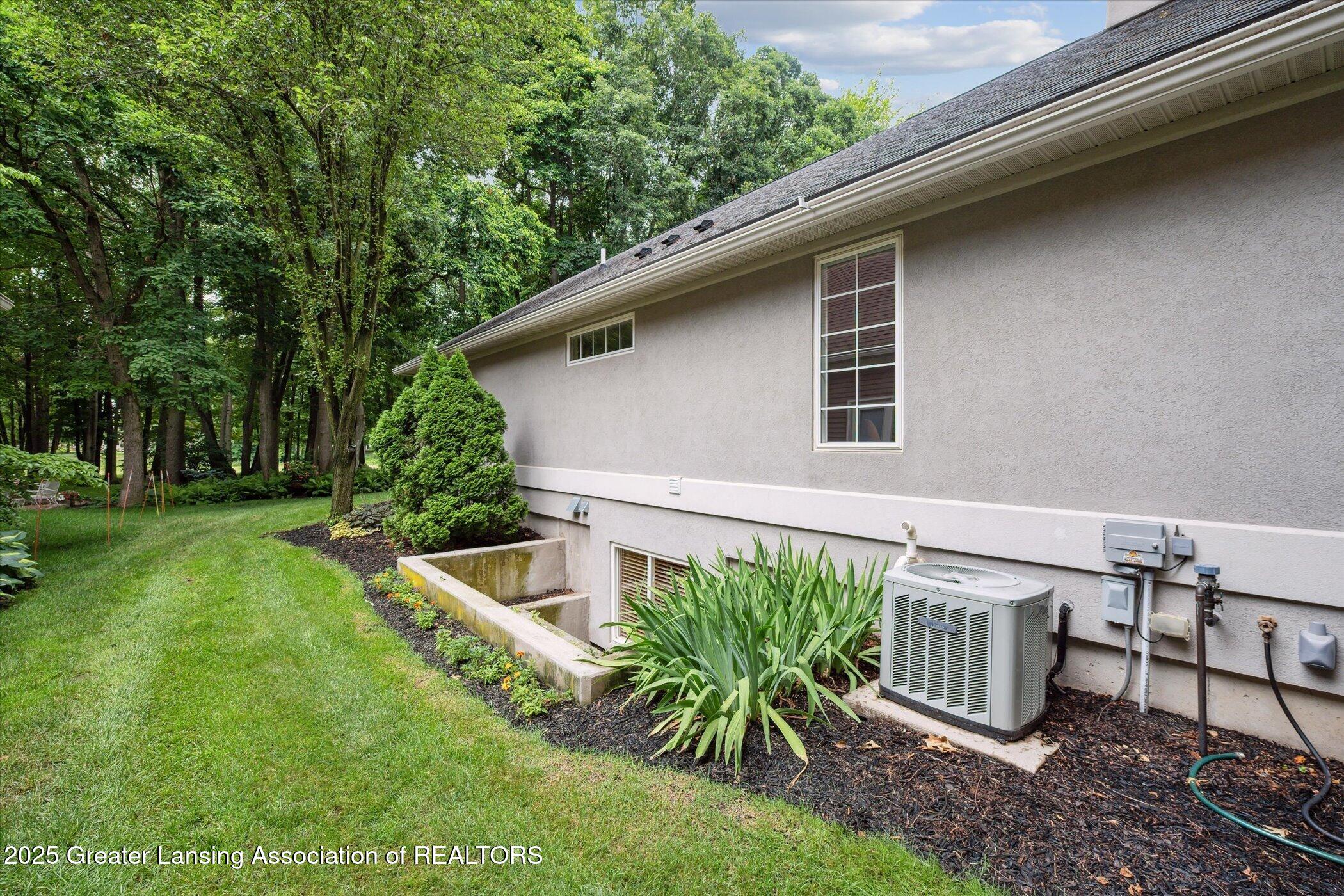 Bath, Michigan, 48808, United States, 4 Bedrooms Bedrooms, ,3 BathroomsBathrooms,Residential,For Sale,1890488