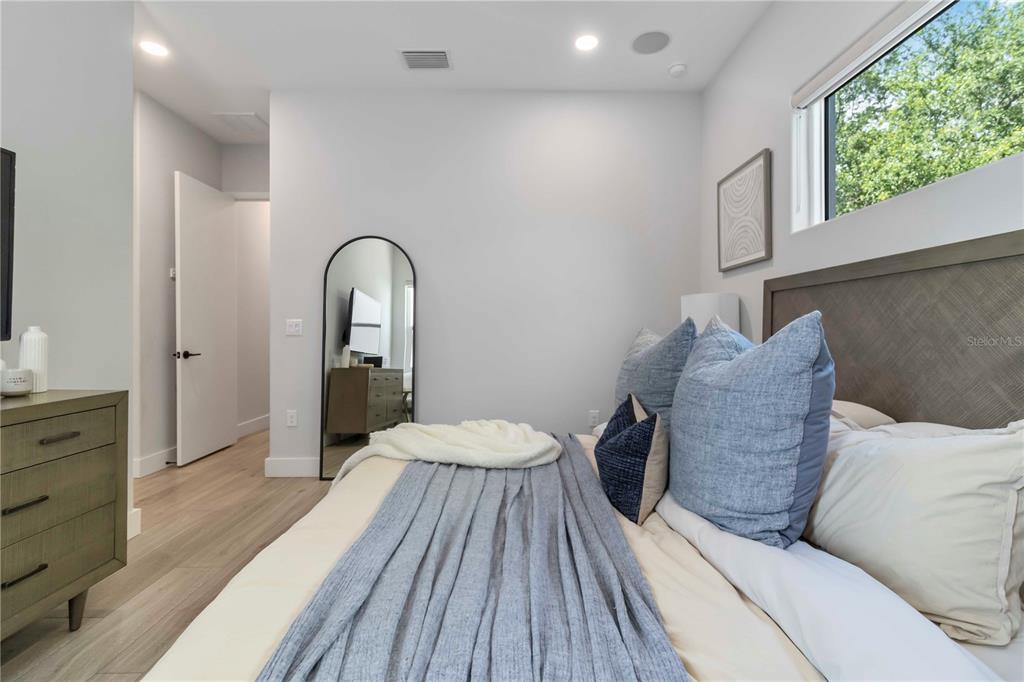 St Petersburg, Florida, 33713, United States, 3 Bedrooms Bedrooms, ,3 BathroomsBathrooms,Residential,For Sale,1898616