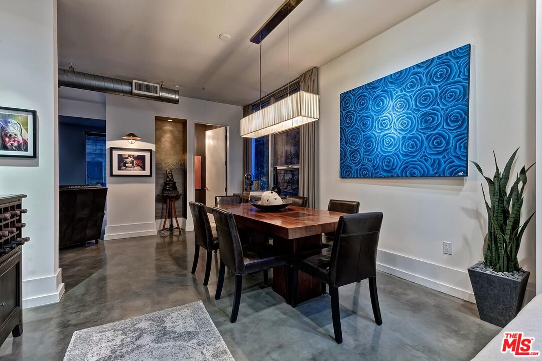 West Hollywood, California, 90069, United States, 2 Bedrooms Bedrooms, ,2 BathroomsBathrooms,Residential,For Sale,1760061