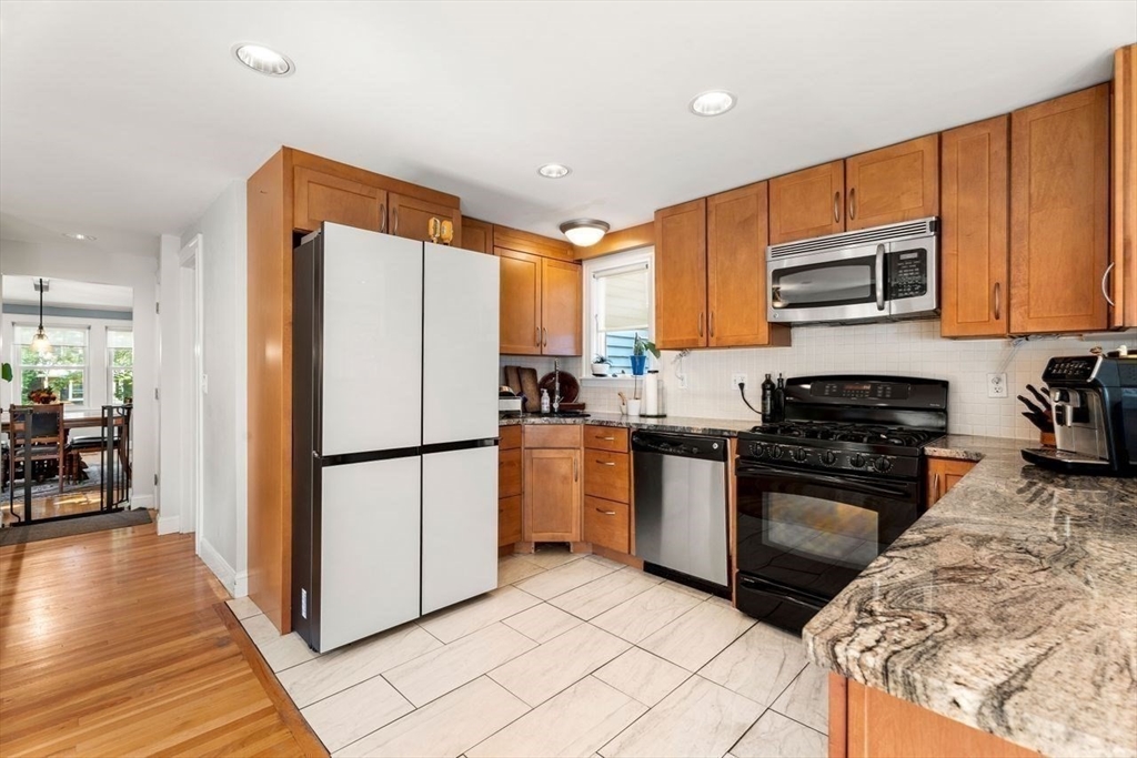 Marblehead, Massachusetts, 01945, United States, 4 Bedrooms Bedrooms, ,3 BathroomsBathrooms,Residential,For Sale,1903628
