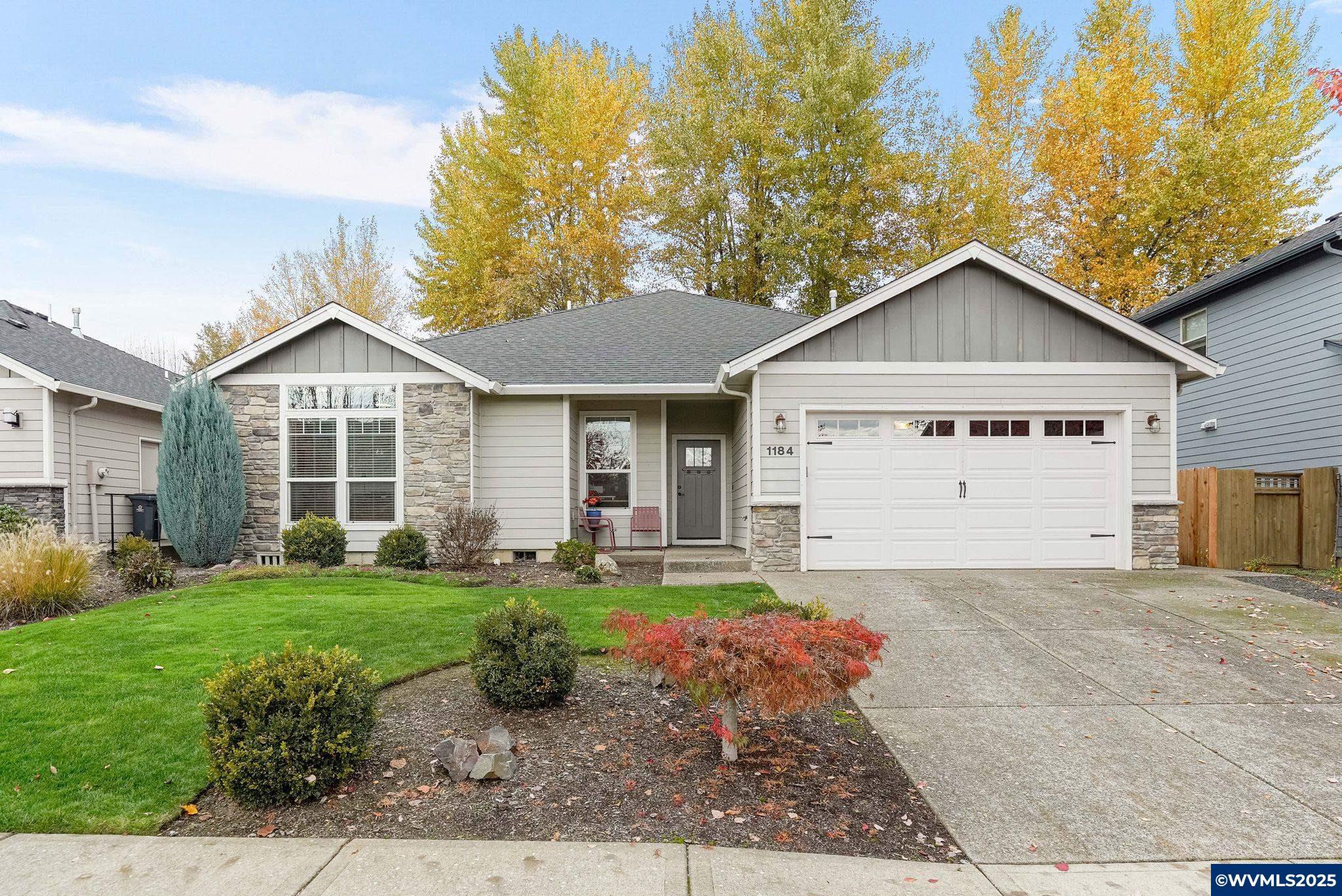 Dallas, Oregon, 97338, United States, 4 Bedrooms Bedrooms, ,2 BathroomsBathrooms,Residential,For Sale,1991904