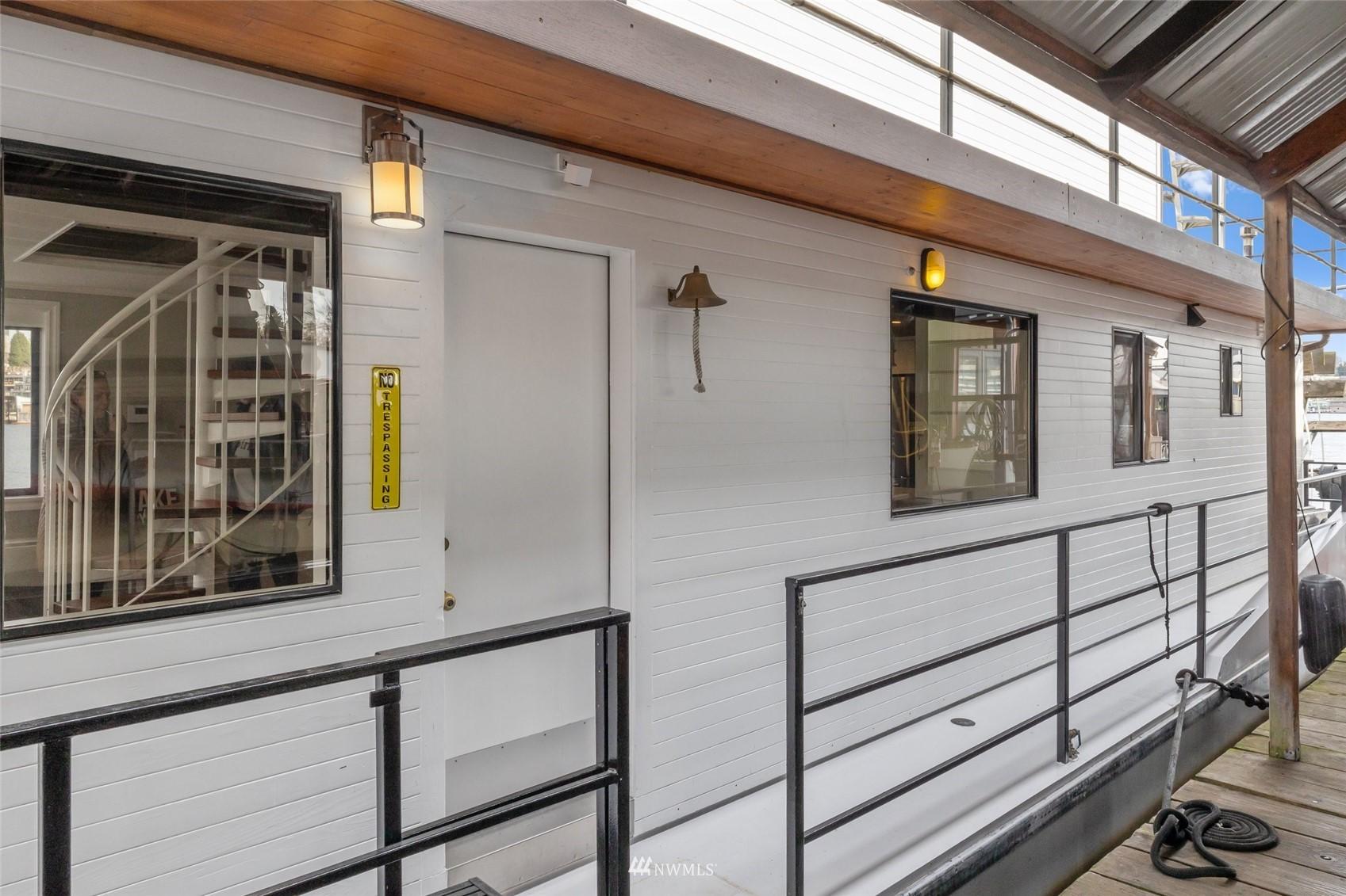 2401 NORTHLAKE WAY B14, SEATTLE, Washington, 98103, United States, 2 Bedrooms Bedrooms, ,2 BathroomsBathrooms,Residential,For Sale,2401 NORTHLAKE WAY B14,1433701