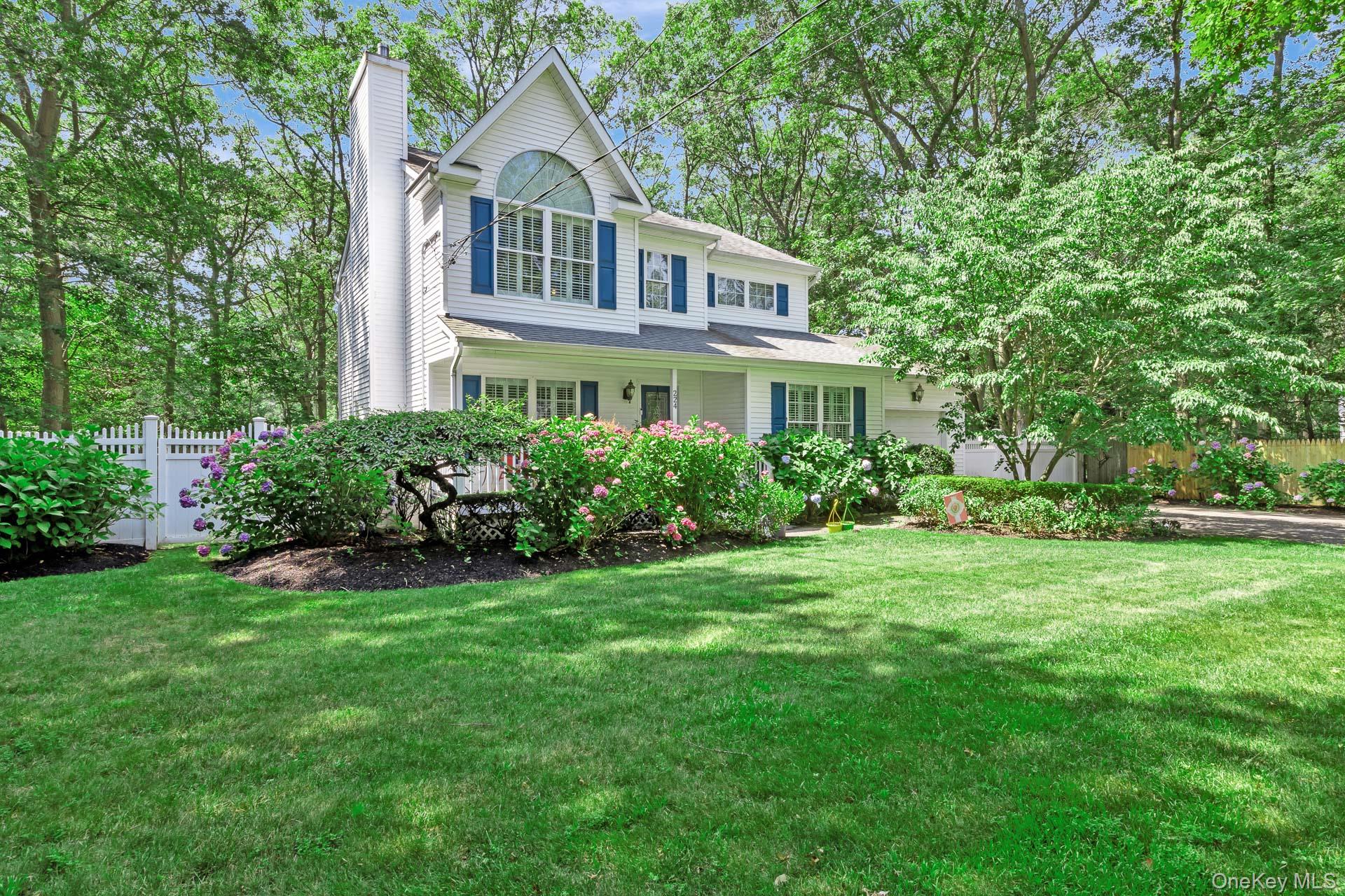 Shirley, New York, 11967, United States, 4 Bedrooms Bedrooms, ,3 BathroomsBathrooms,Residential,For Sale,1992037