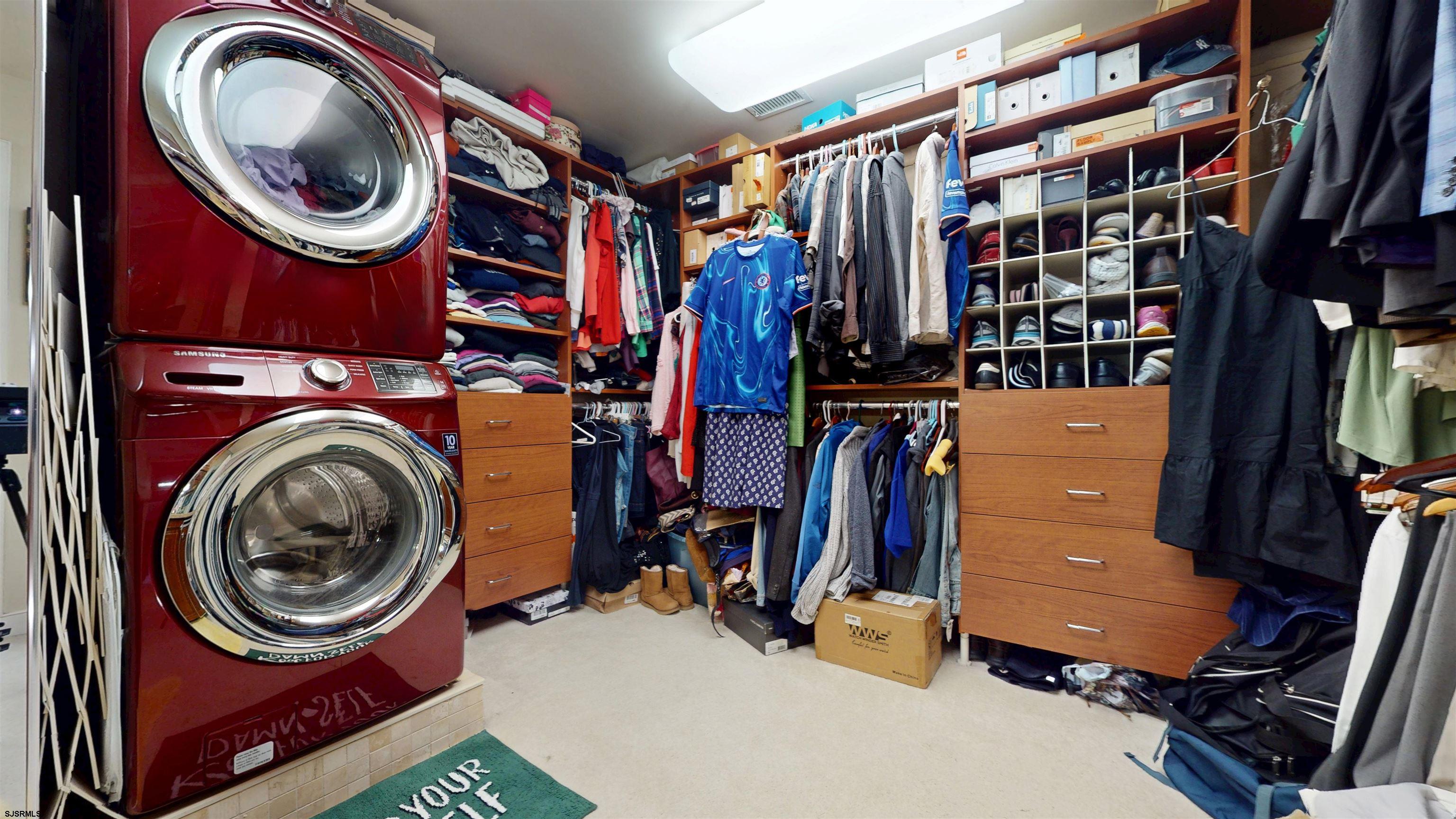 Linwood, New Jersey, 08221, United States, 6 Bedrooms Bedrooms, ,5 BathroomsBathrooms,Residential,For Sale,1975811