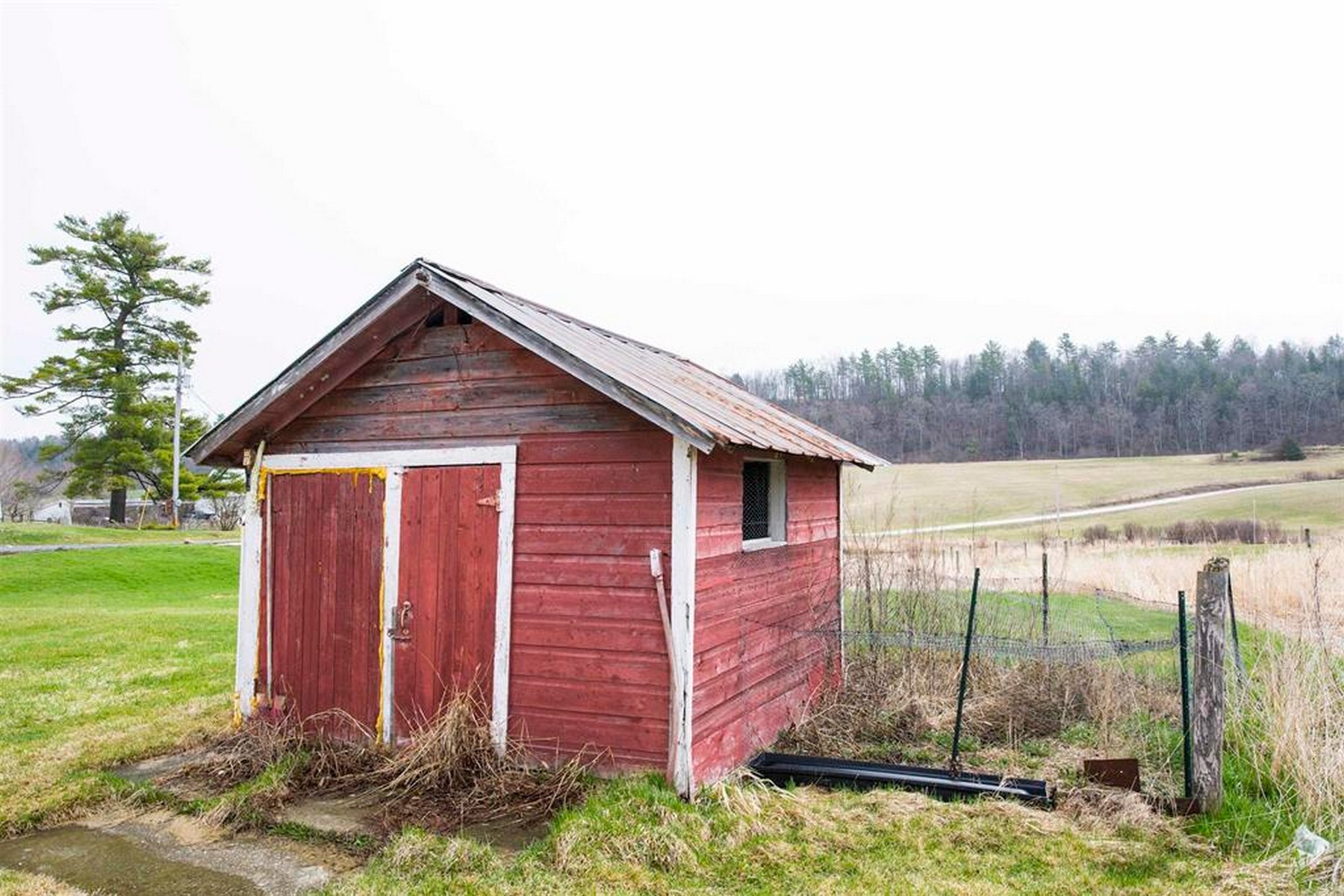  557 Pleasant Valley Road - 物件實景