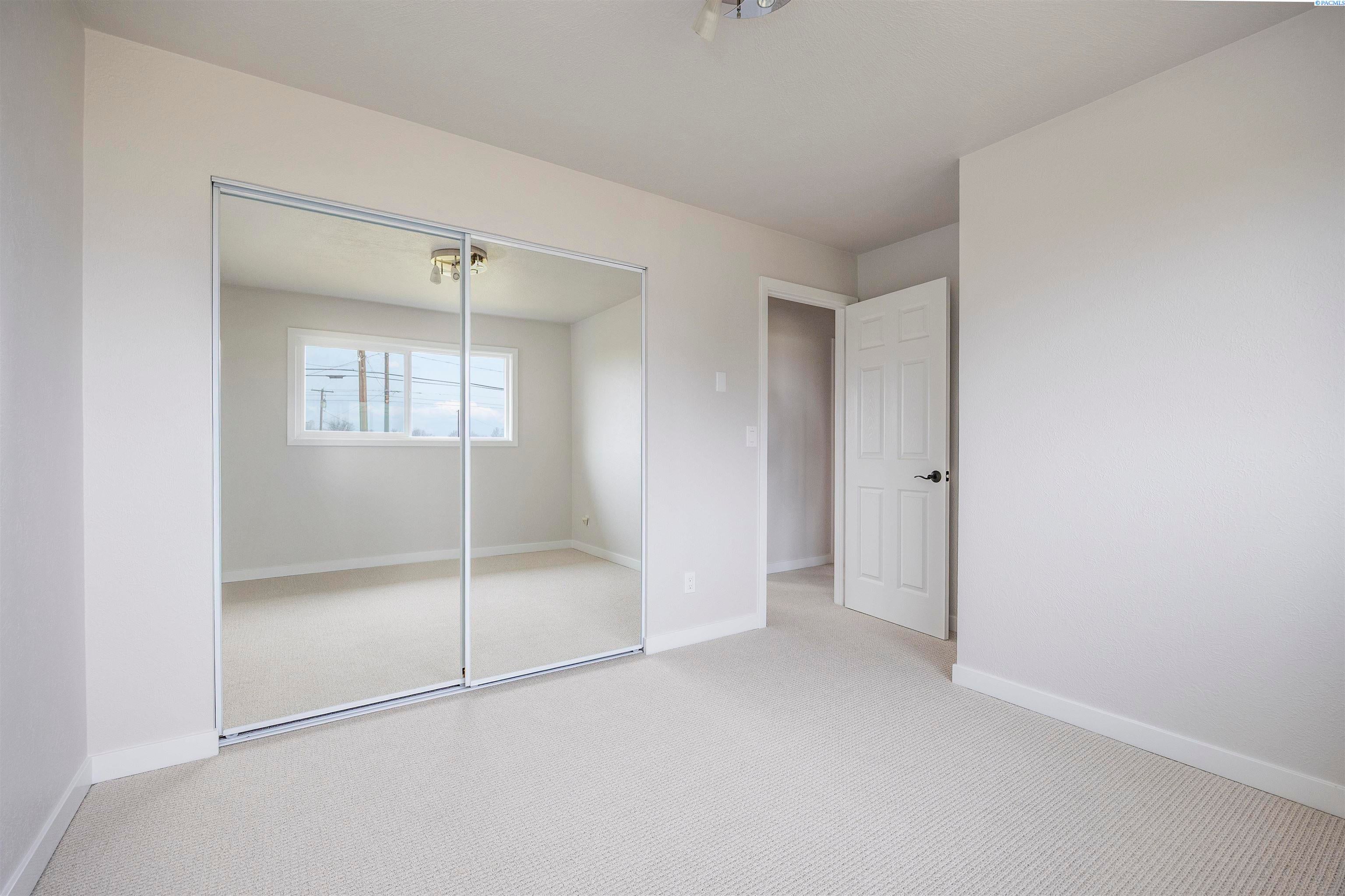 Grandview, Washington, 98930, United States, 4 Bedrooms Bedrooms, ,3 BathroomsBathrooms,Residential,For Sale,2007847