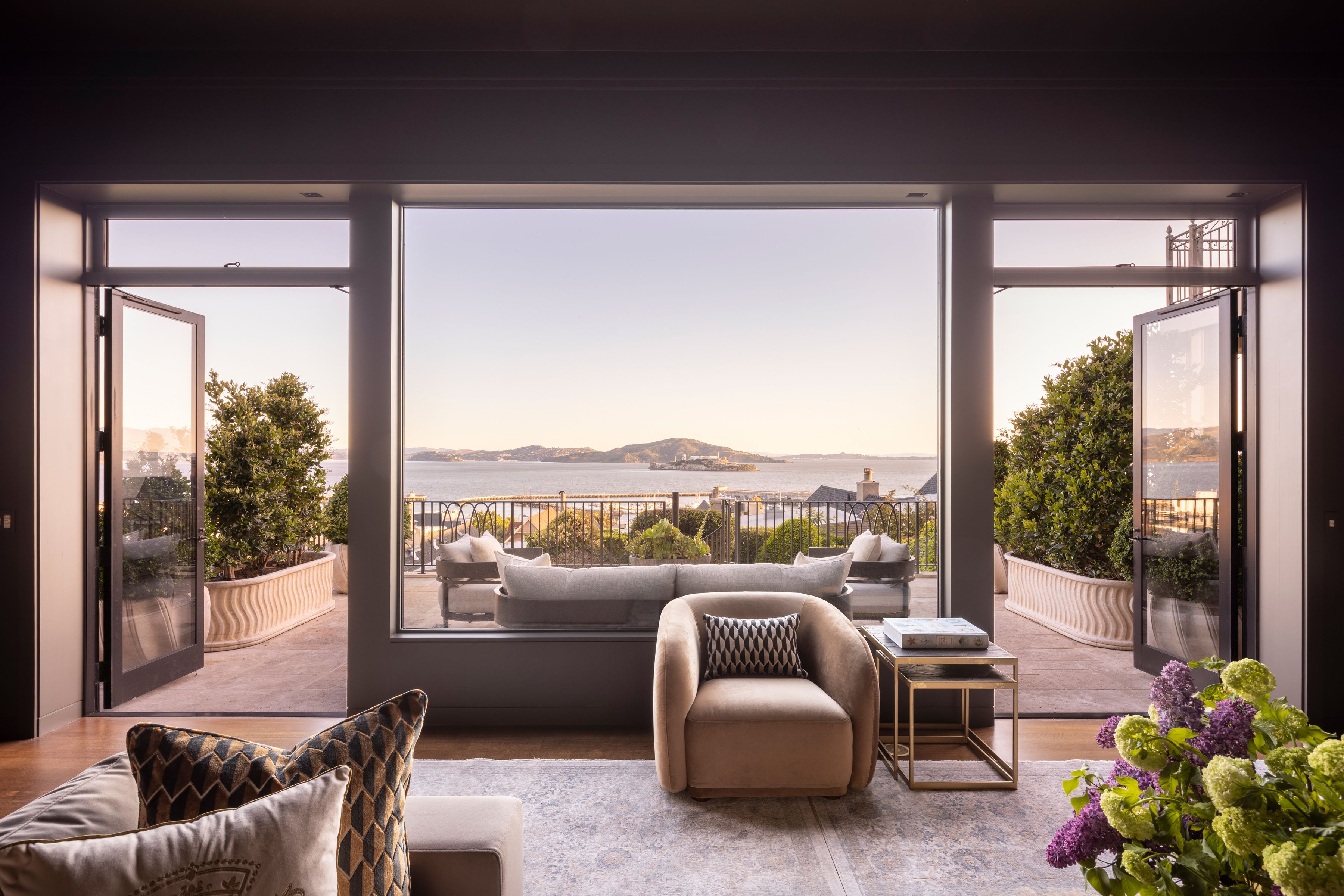  888 Francisco Street - 物件實景