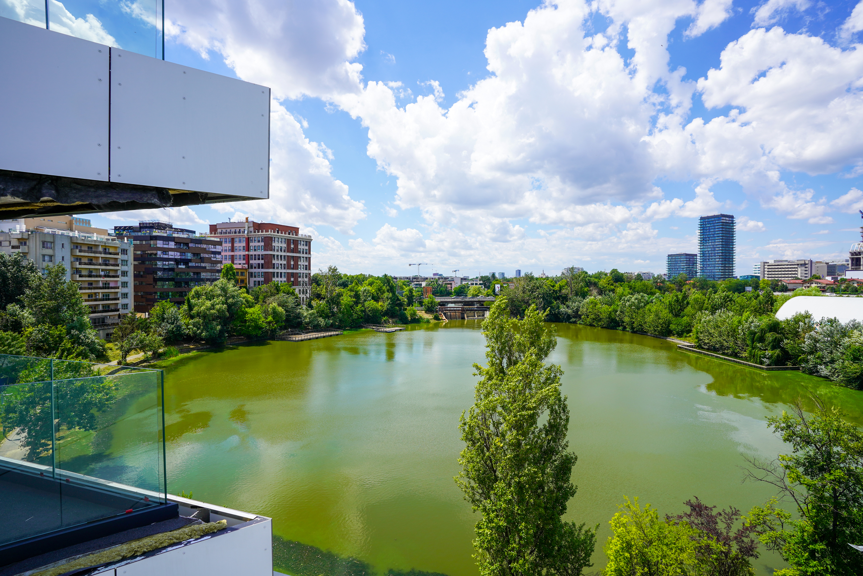  Four-Room Lakefront Apartment with a Private Promenade on Lake Floreasca - 物件實景